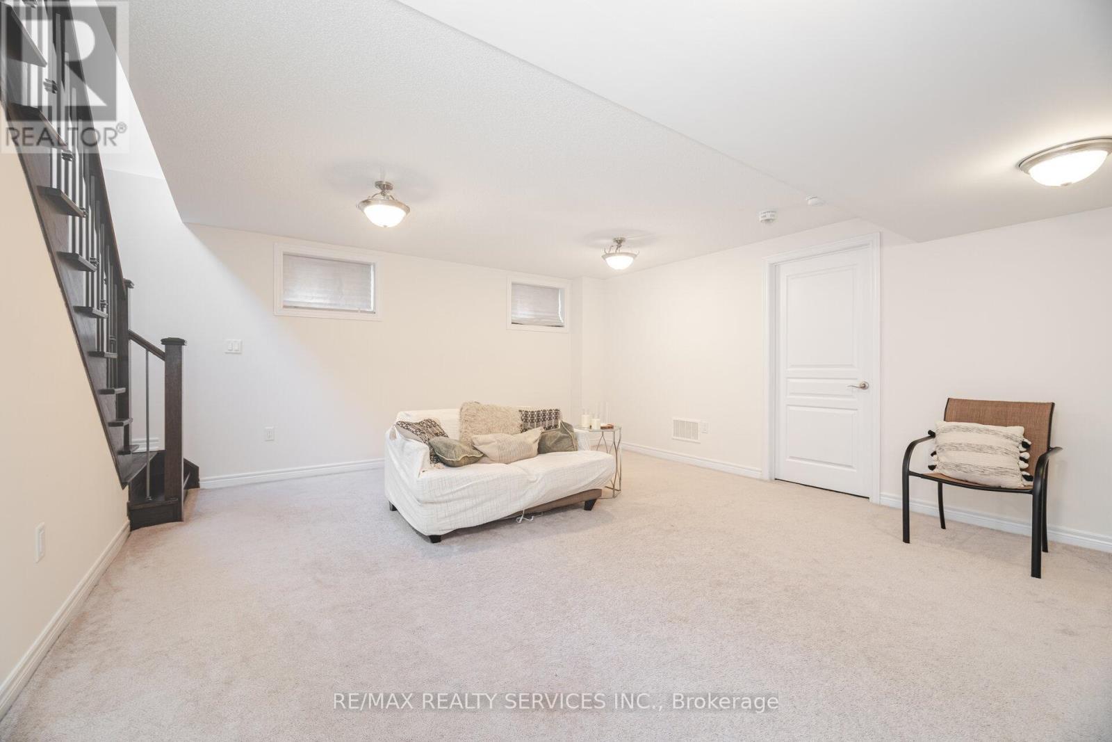 15 Vinewood Road, Caledon, ON - Indoor