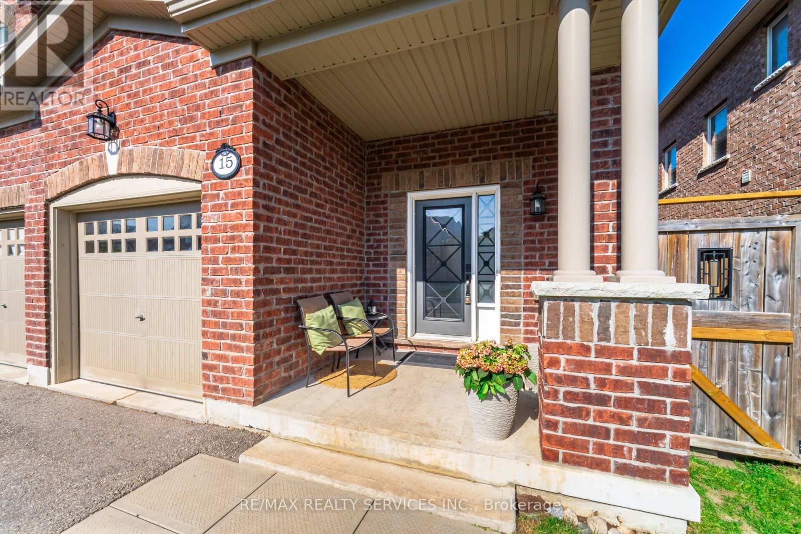 15 Vinewood Road, Caledon, ON - Outdoor With Exterior