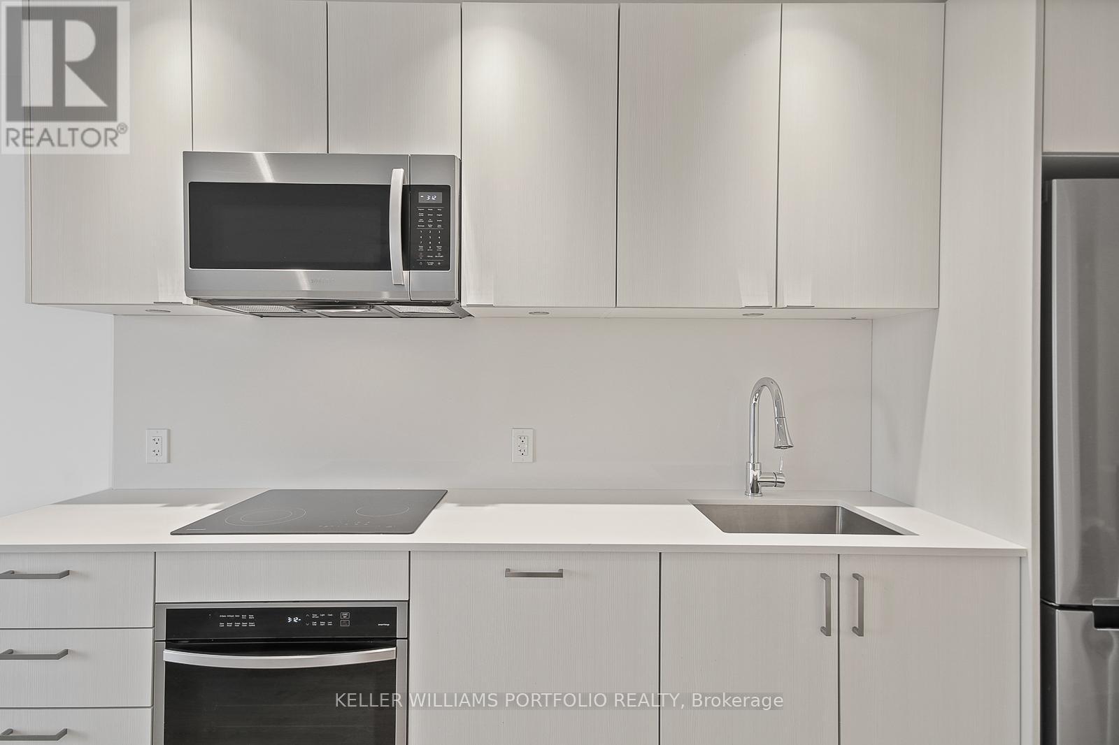 2103 - 1928 Lake Shore Boulevard W, Toronto, ON - Indoor Photo Showing Kitchen