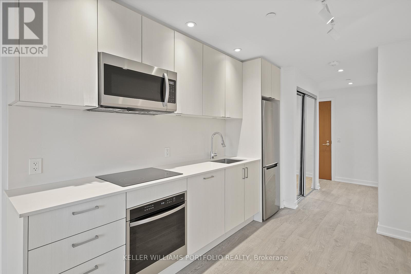 2103 - 1928 Lake Shore Boulevard W, Toronto, ON - Indoor Photo Showing Kitchen