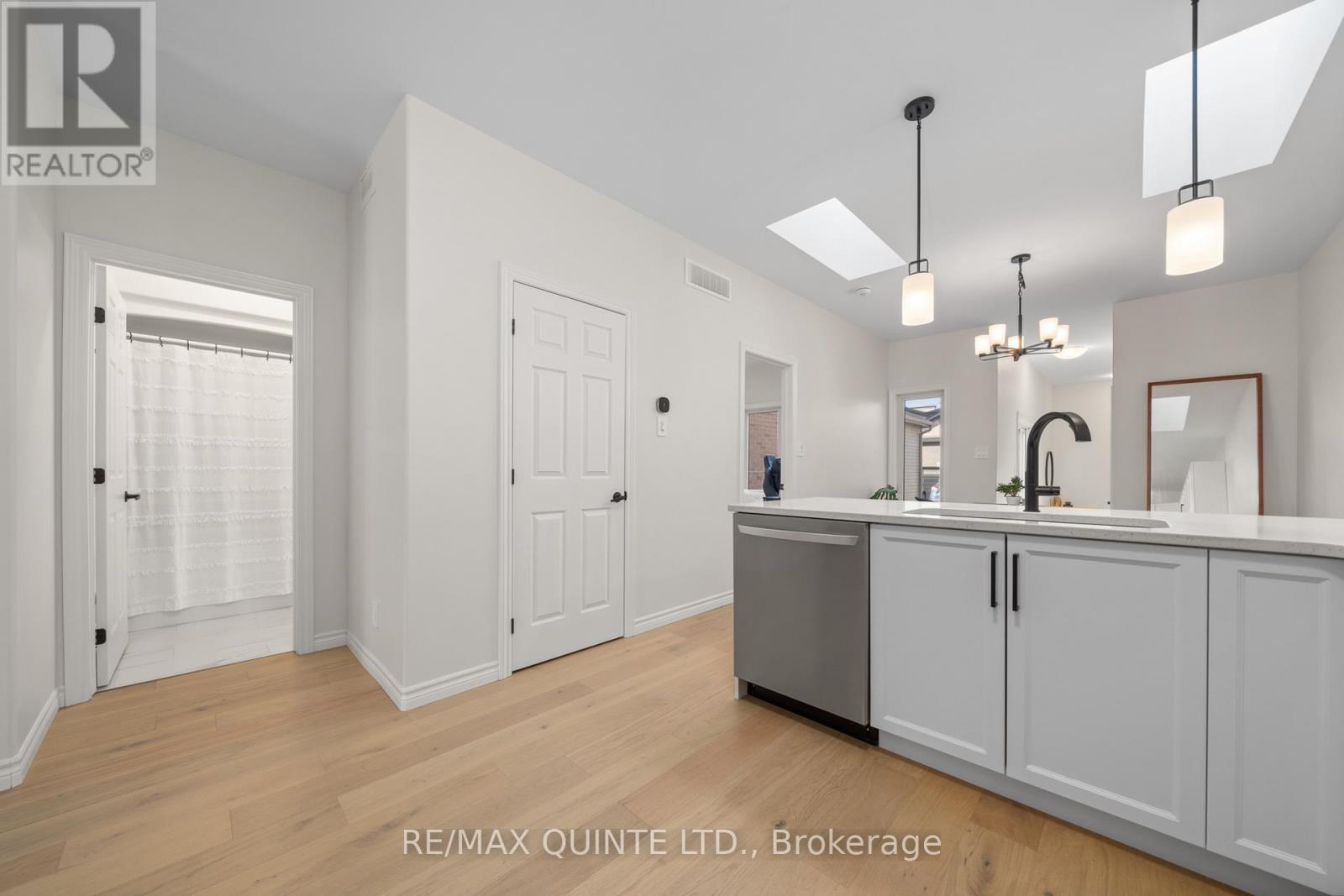 63 Athabaska Drive, Belleville (Belleville Ward), ON - Indoor Photo Showing Kitchen