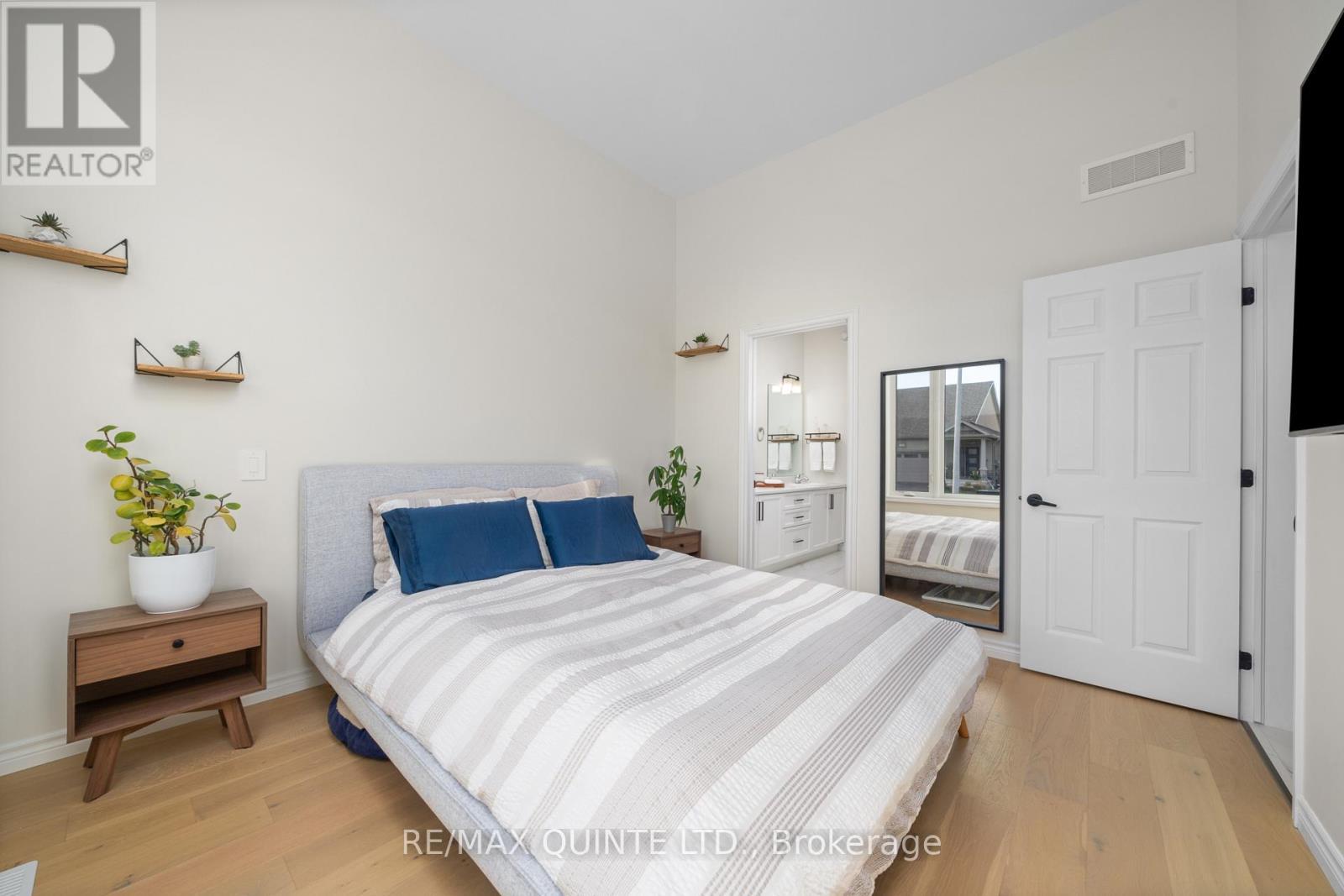 63 Athabaska Drive, Belleville (Belleville Ward), ON - Indoor Photo Showing Bedroom