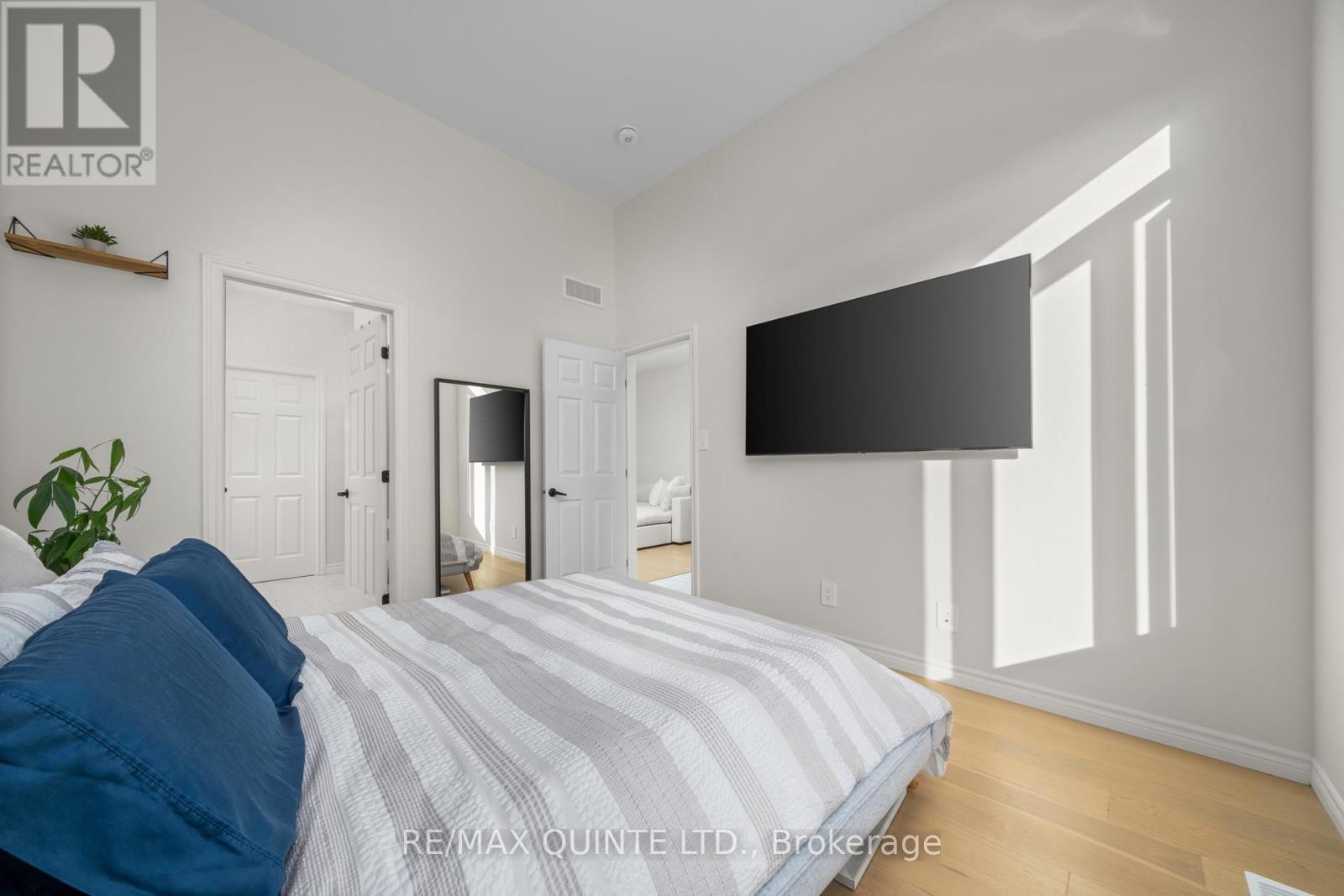 63 Athabaska Drive, Belleville (Belleville Ward), ON - Indoor Photo Showing Bedroom