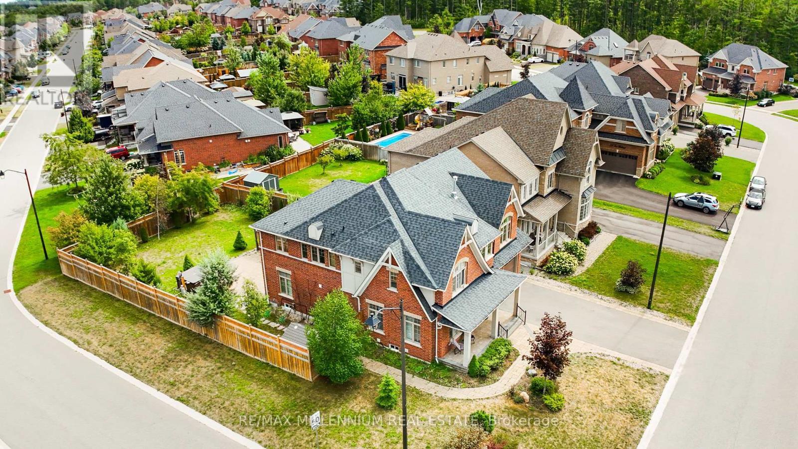 58 Trail Boulevard, Springwater, ON - Outdoor