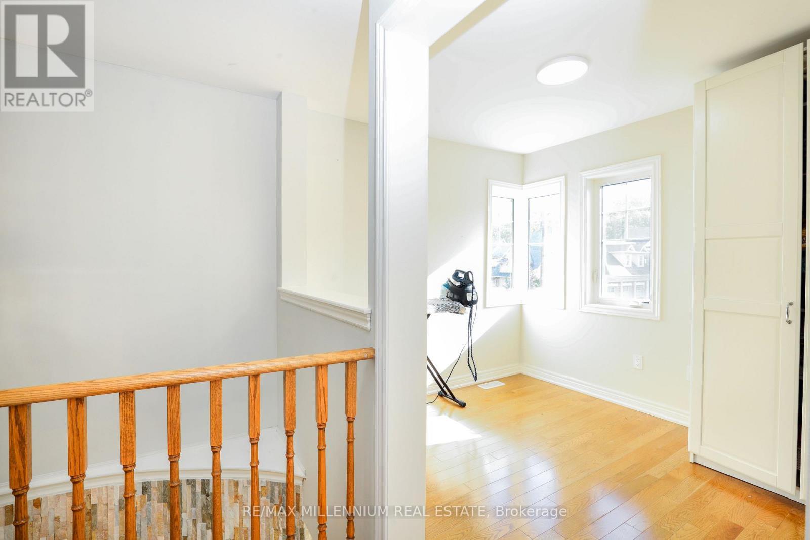 58 Trail Boulevard, Springwater, ON - Indoor Photo Showing Other Room