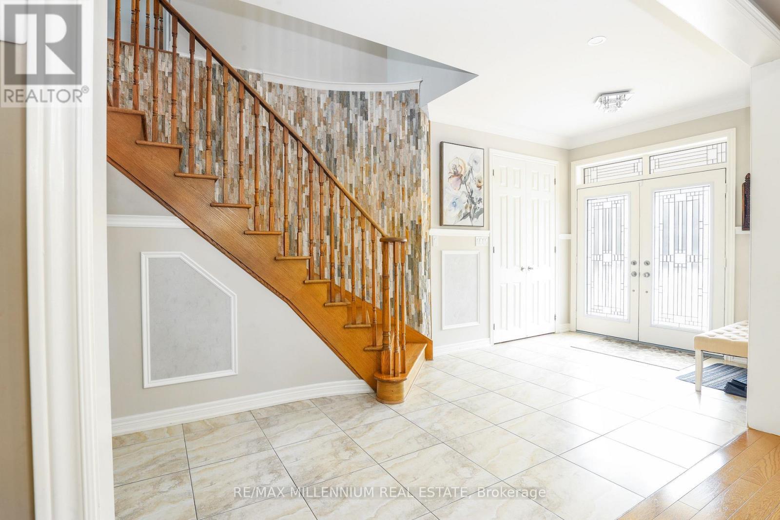 58 Trail Boulevard, Springwater, ON - Indoor Photo Showing Other Room