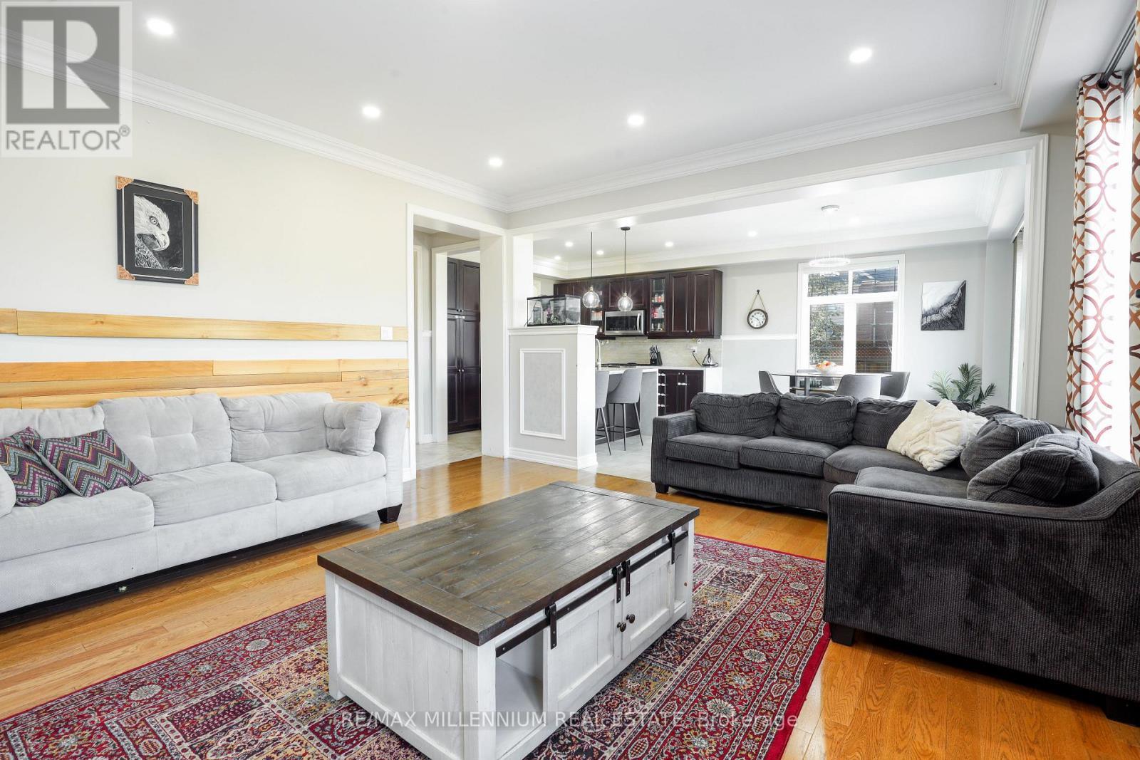 58 Trail Boulevard, Springwater, ON - Indoor Photo Showing Living Room