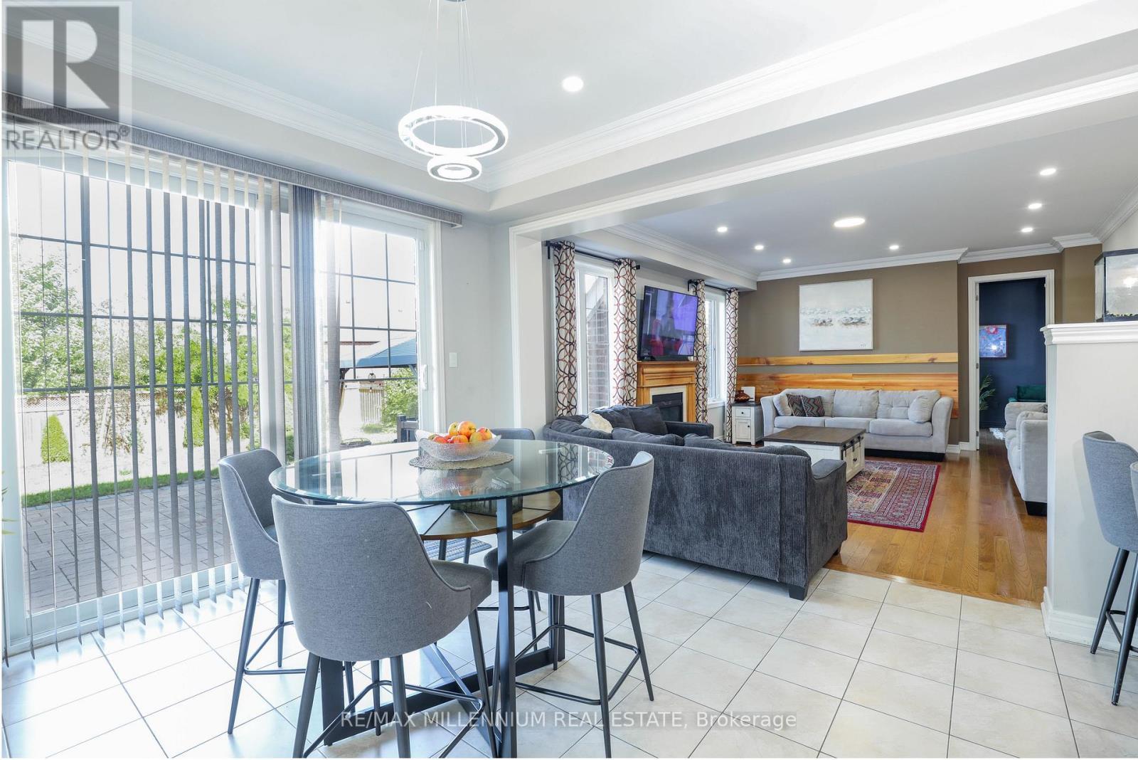 58 Trail Boulevard, Springwater, ON - Indoor