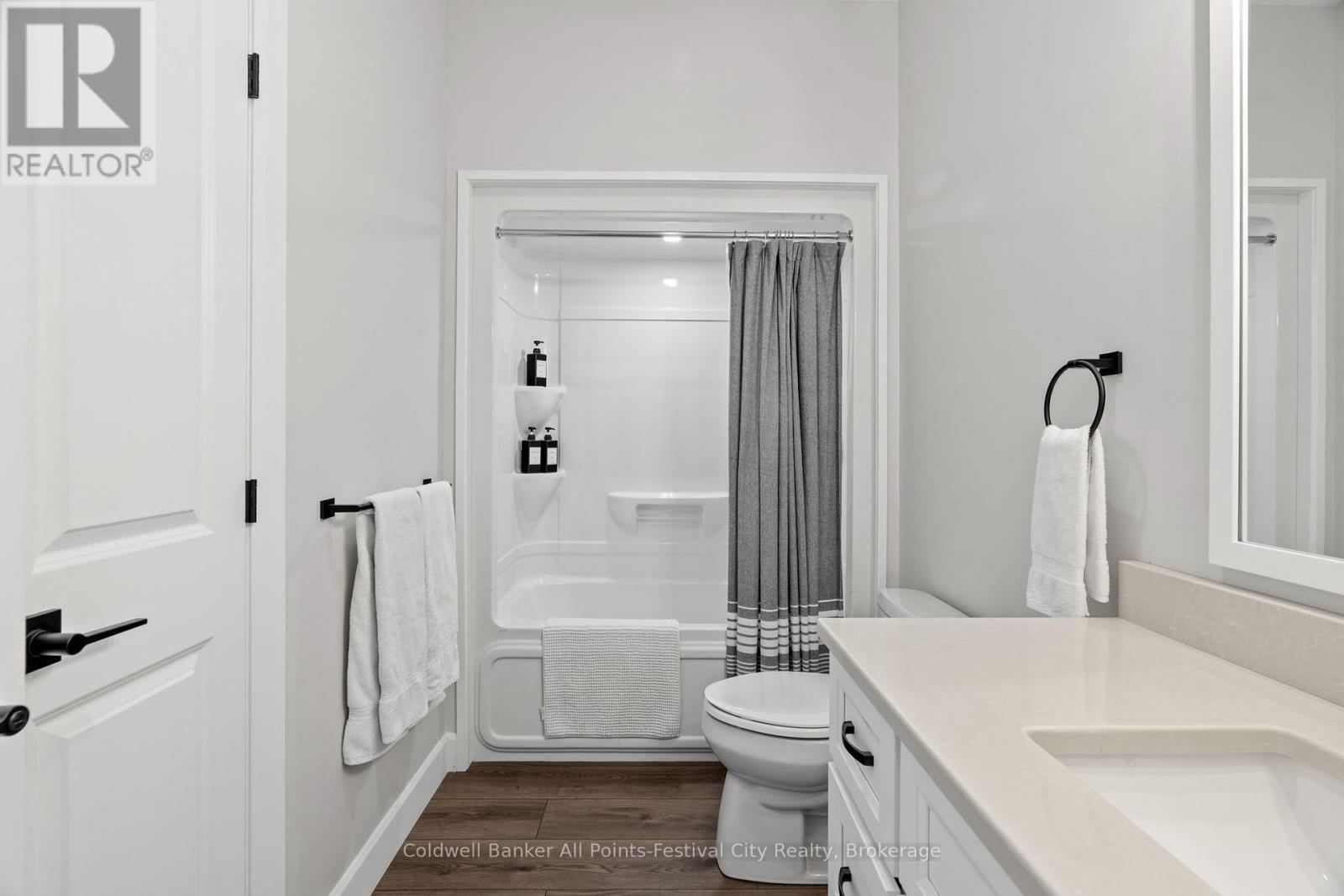 451 Woodridge Drive, Goderich (Goderich (Town)), ON - Indoor Photo Showing Bathroom