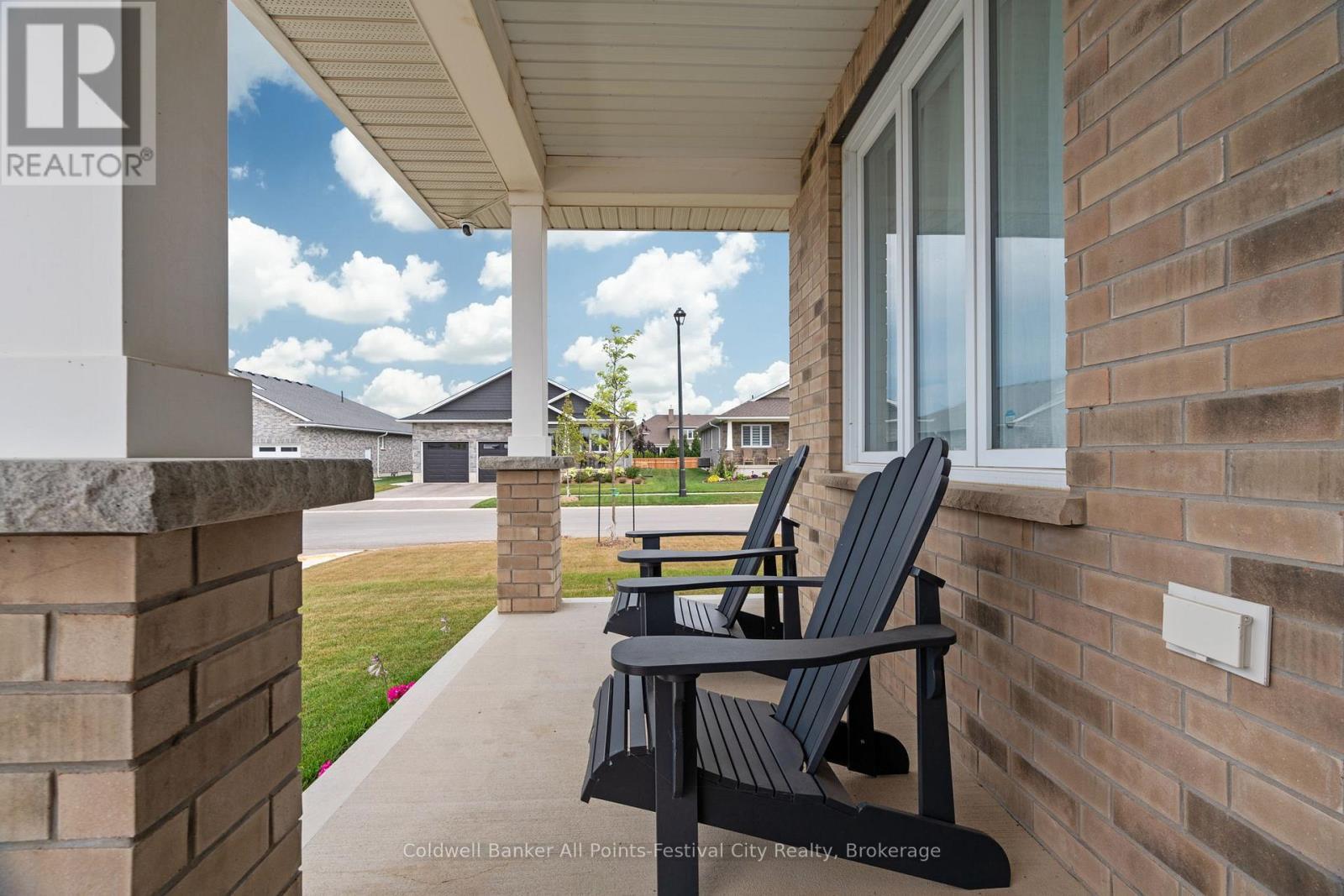 451 Woodridge Drive, Goderich (Goderich (Town)), ON - Outdoor With Exterior