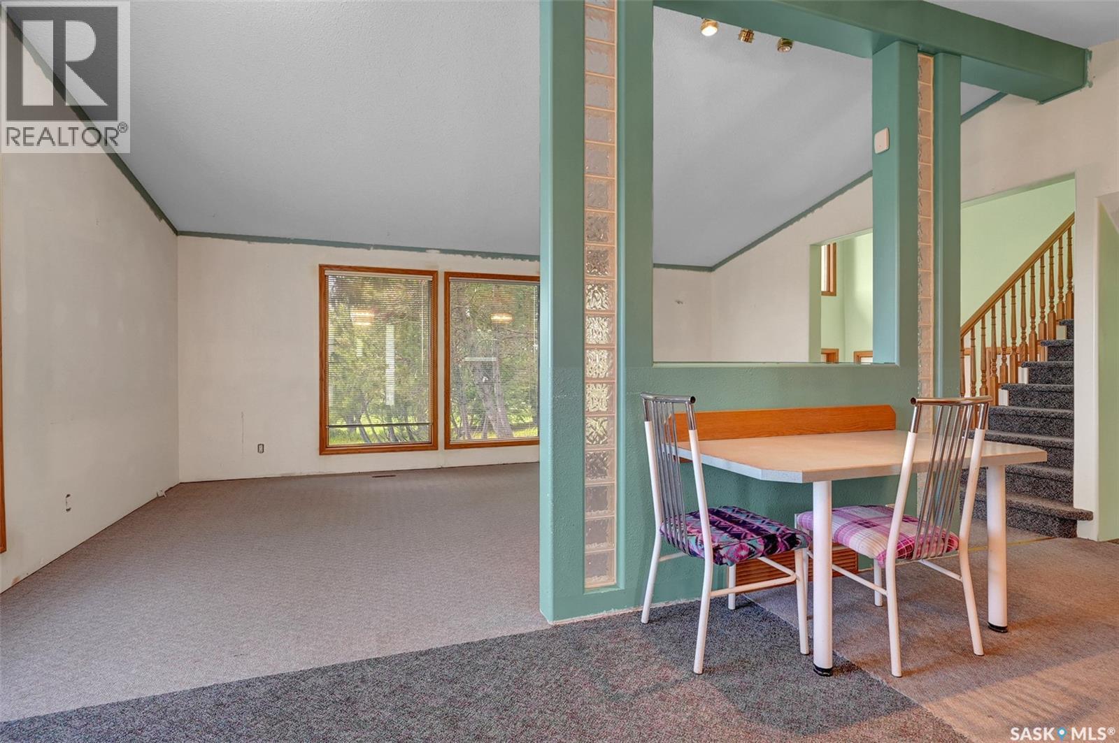 1055 7Th Avenue Sw, Moose Jaw, SK - Indoor Photo Showing Other Room