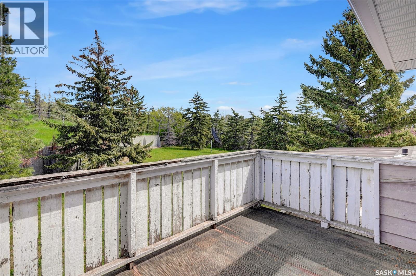 1055 7Th Avenue Sw, Moose Jaw, SK - Outdoor