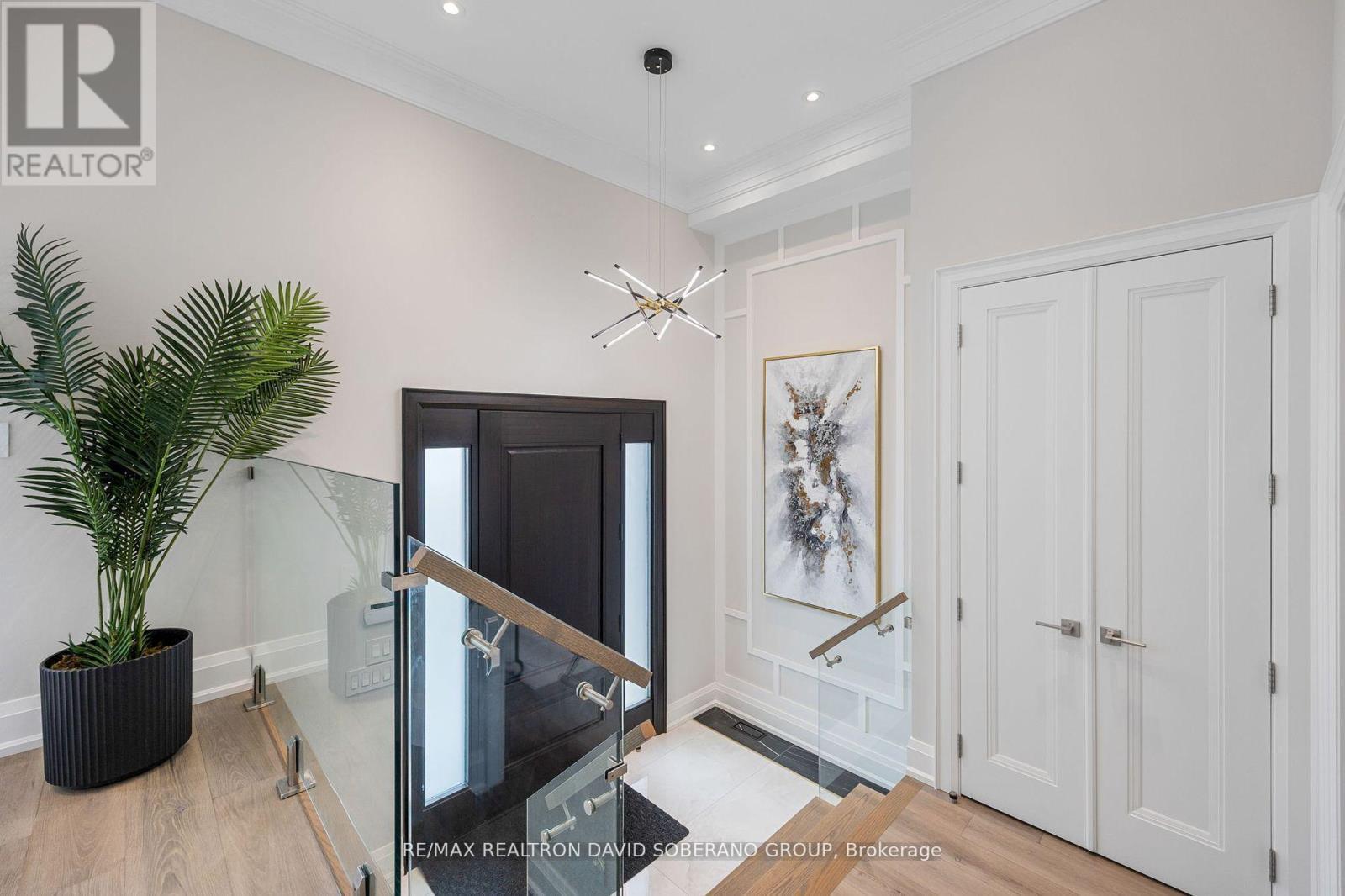 106 Allingham Gardens, Toronto, ON - Indoor Photo Showing Other Room