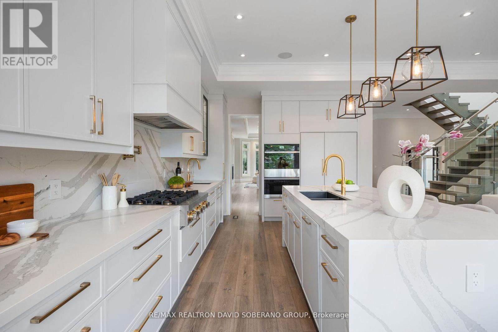 106 Allingham Gardens, Toronto, ON - Indoor Photo Showing Kitchen With Upgraded Kitchen