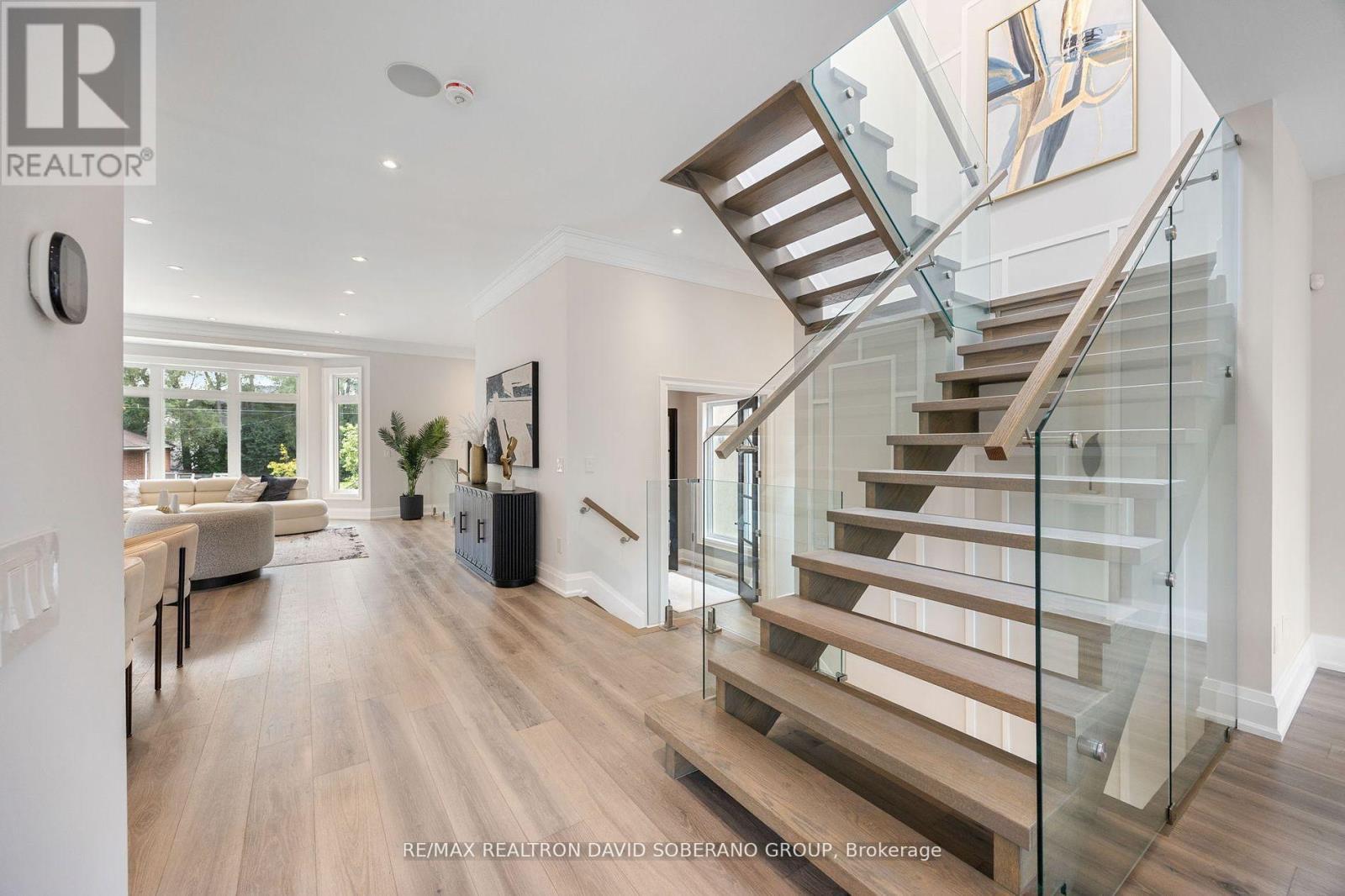 106 Allingham Gardens, Toronto, ON - Indoor Photo Showing Other Room