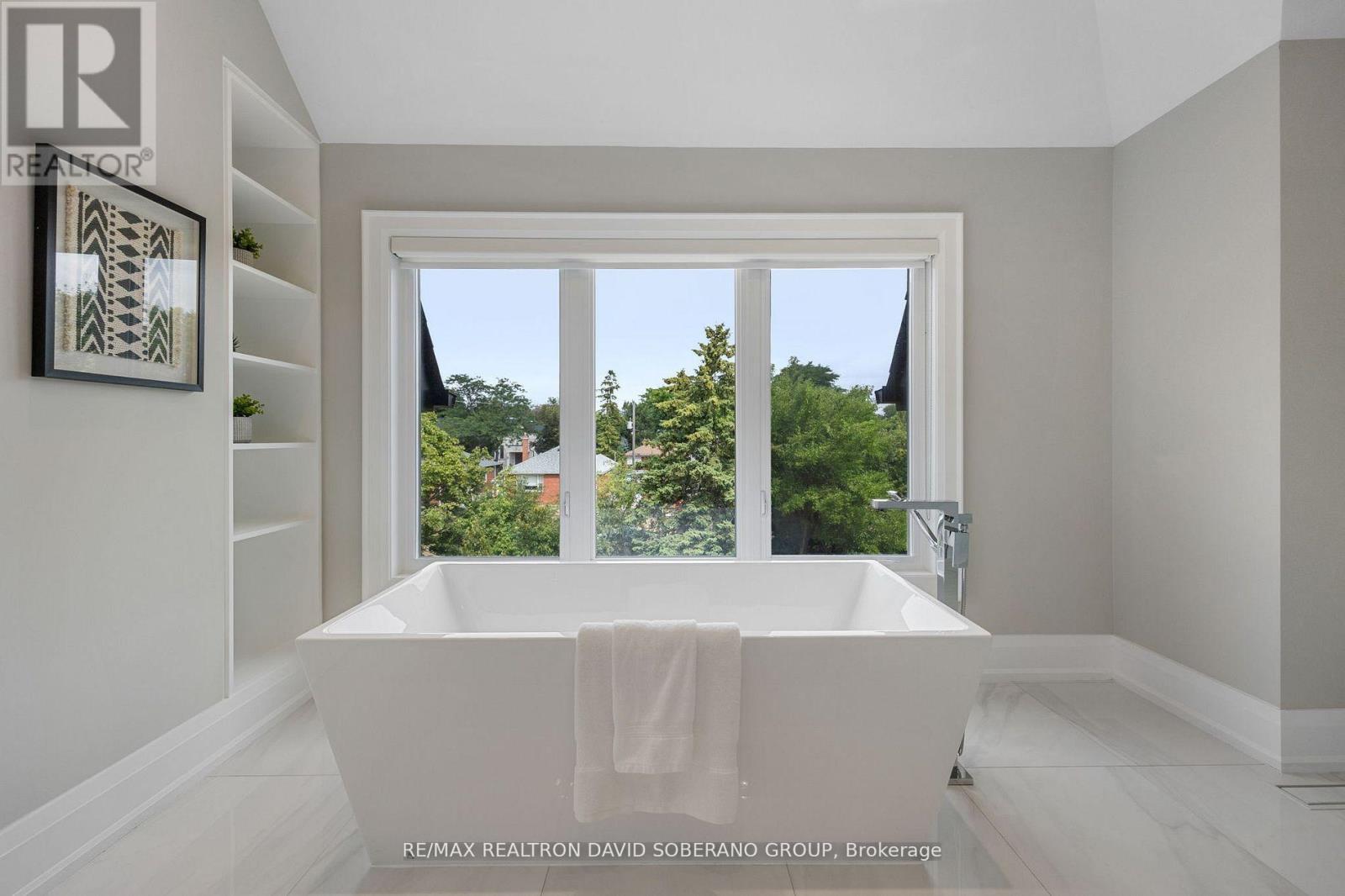 106 Allingham Gardens, Toronto, ON - Indoor