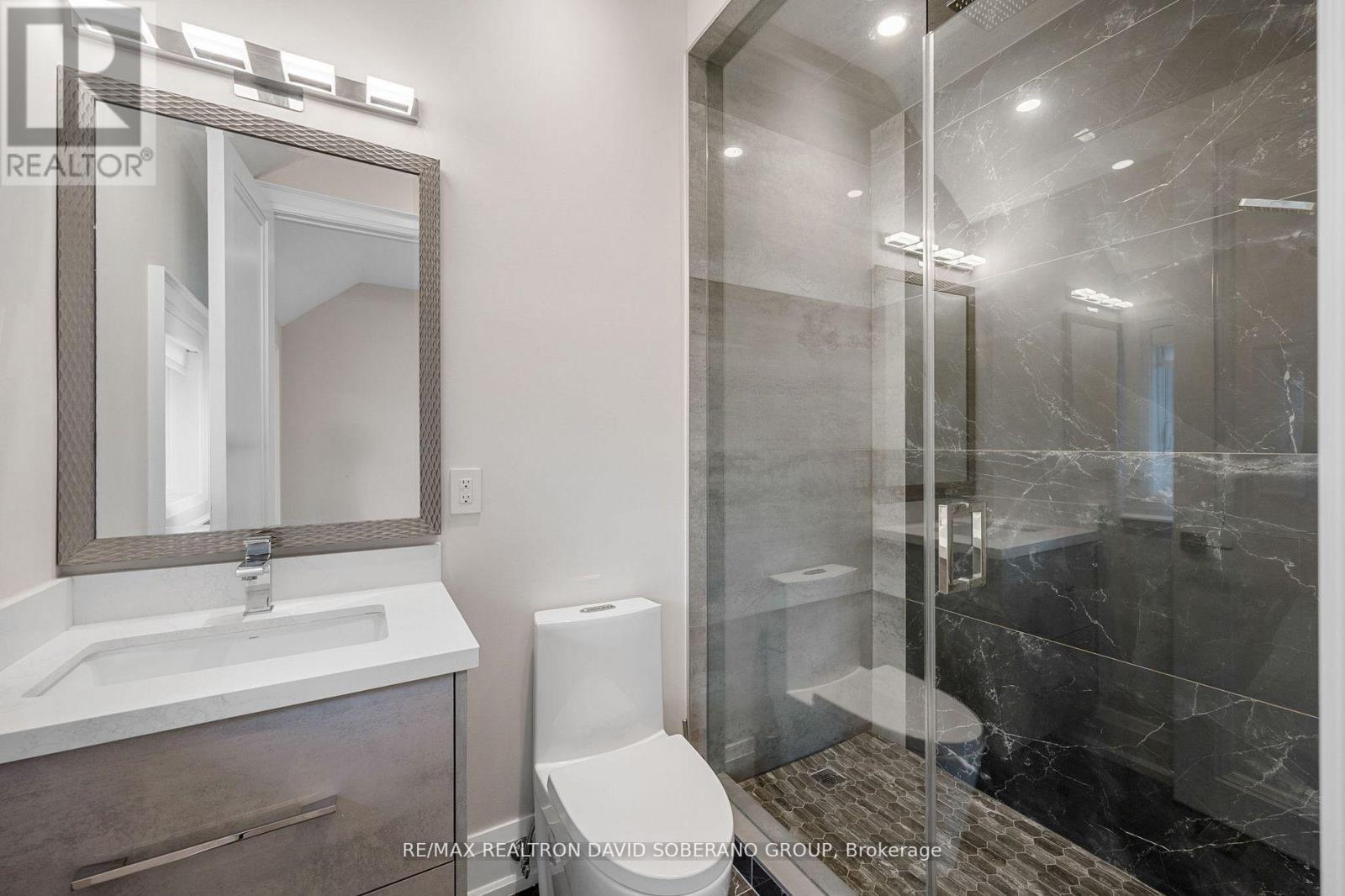 106 Allingham Gardens, Toronto, ON - Indoor Photo Showing Bathroom