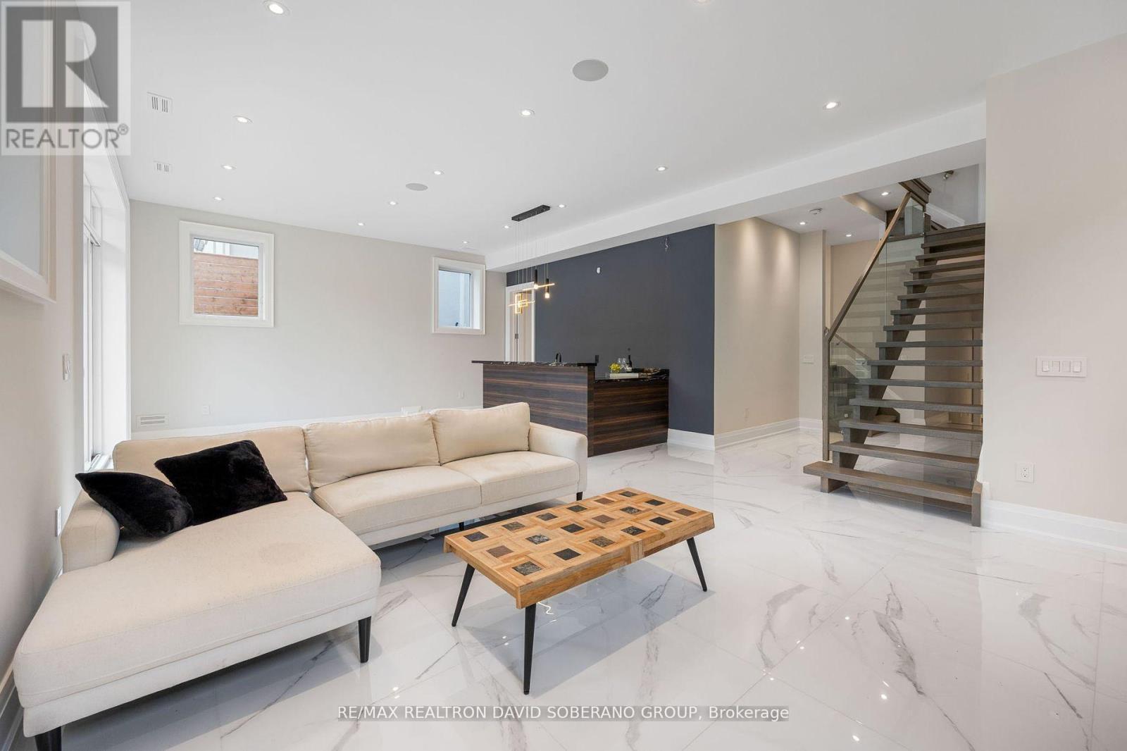 106 Allingham Gardens, Toronto, ON - Indoor Photo Showing Living Room