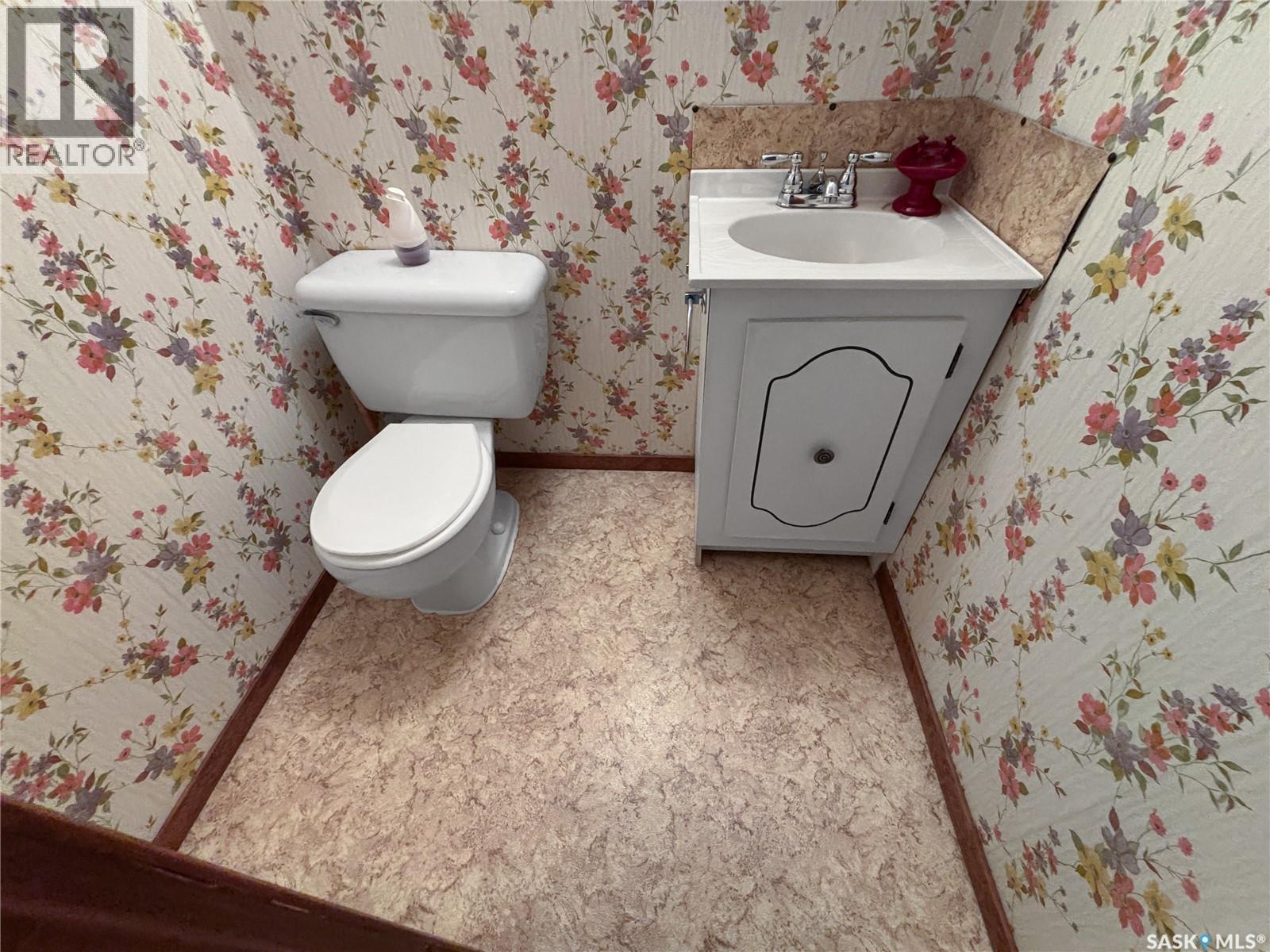 3213 33Rd Street W, Saskatoon, SK - Indoor Photo Showing Bathroom