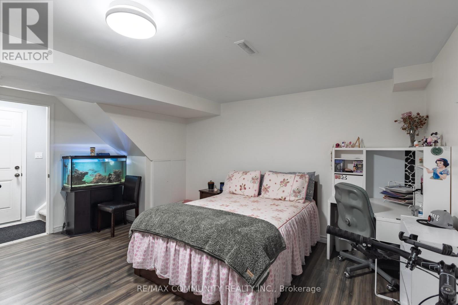 56 Farmstead Drive, Clarington, ON - Indoor Photo Showing Bedroom