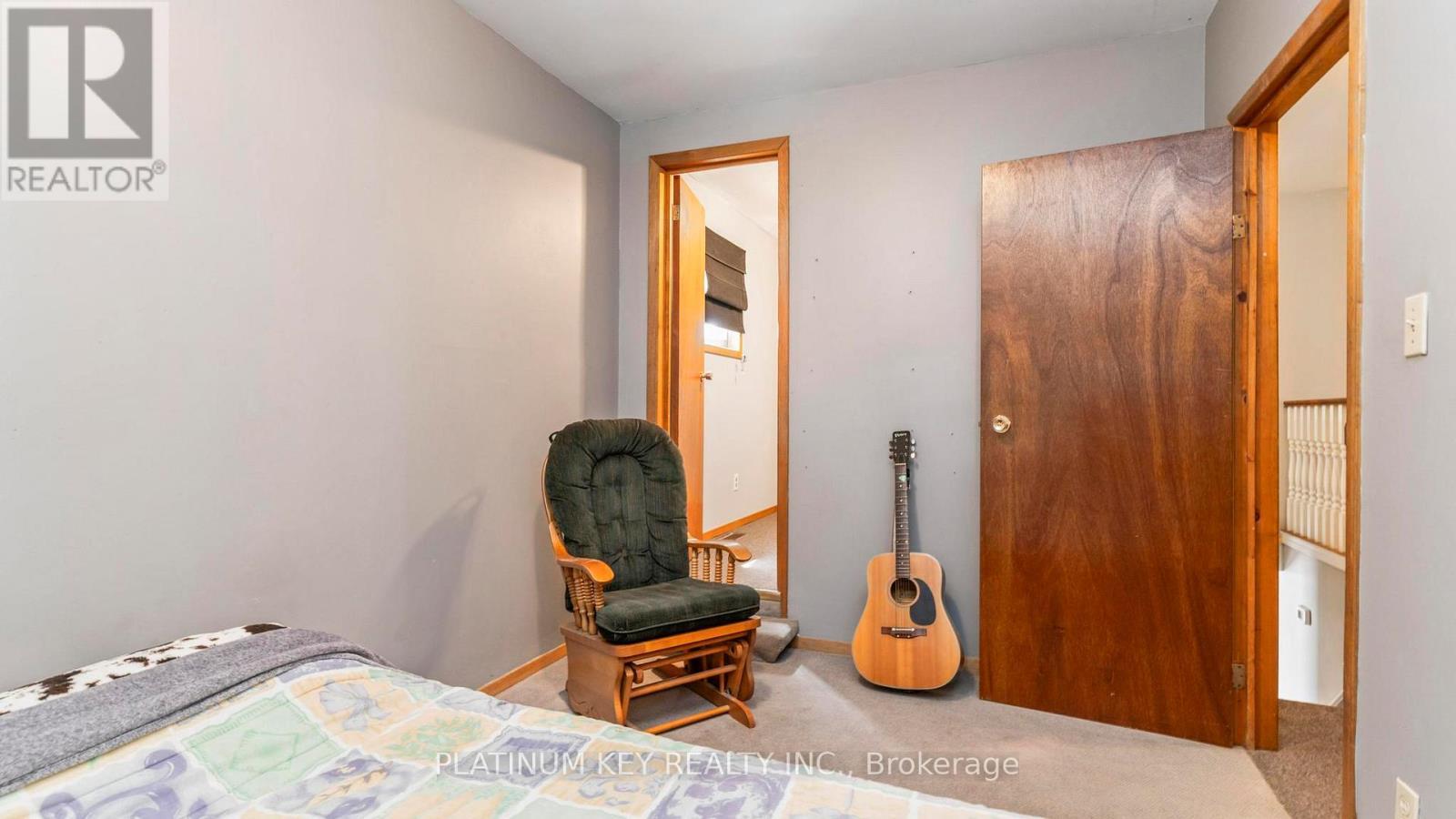 41 Queen Street, Strathroy-Caradoc (Se), ON - Indoor Photo Showing Bedroom