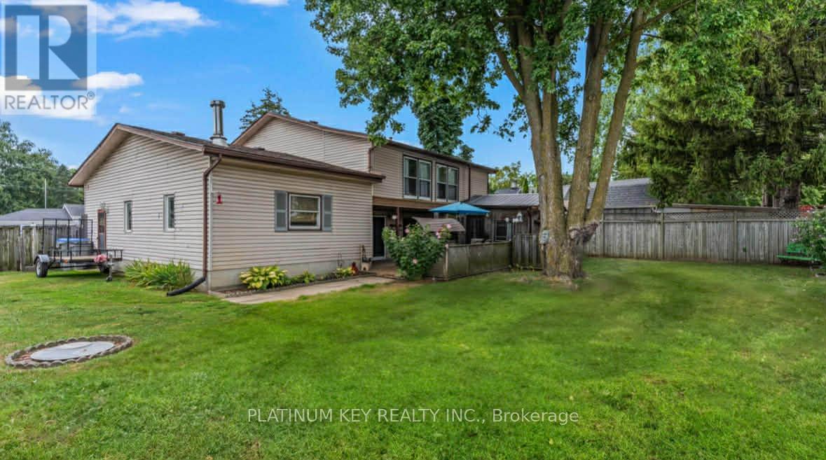 41 Queen Street, Strathroy-Caradoc (Se), ON - Outdoor