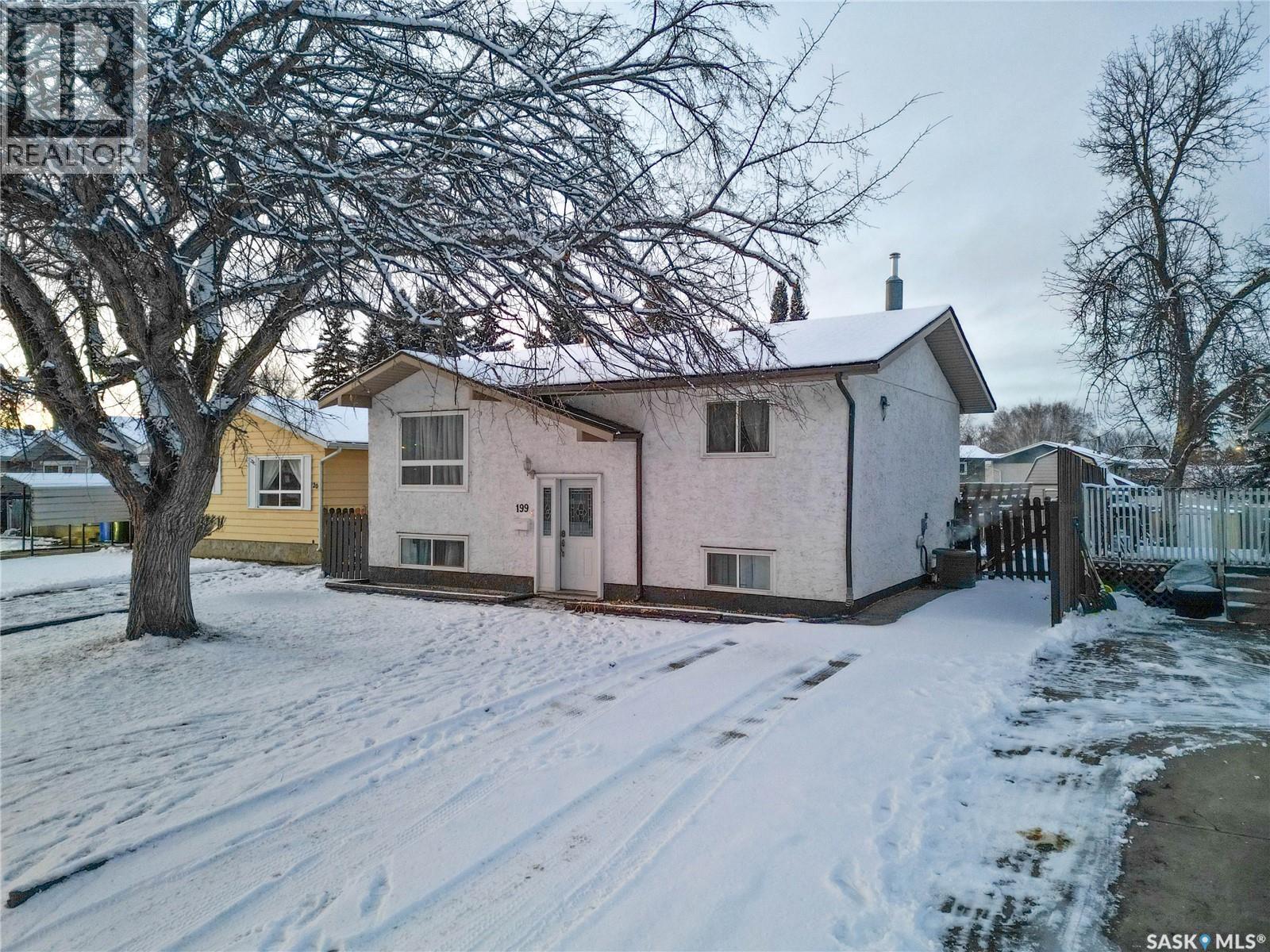 199 Macdowall Crescent, Prince Albert, SK - Outdoor
