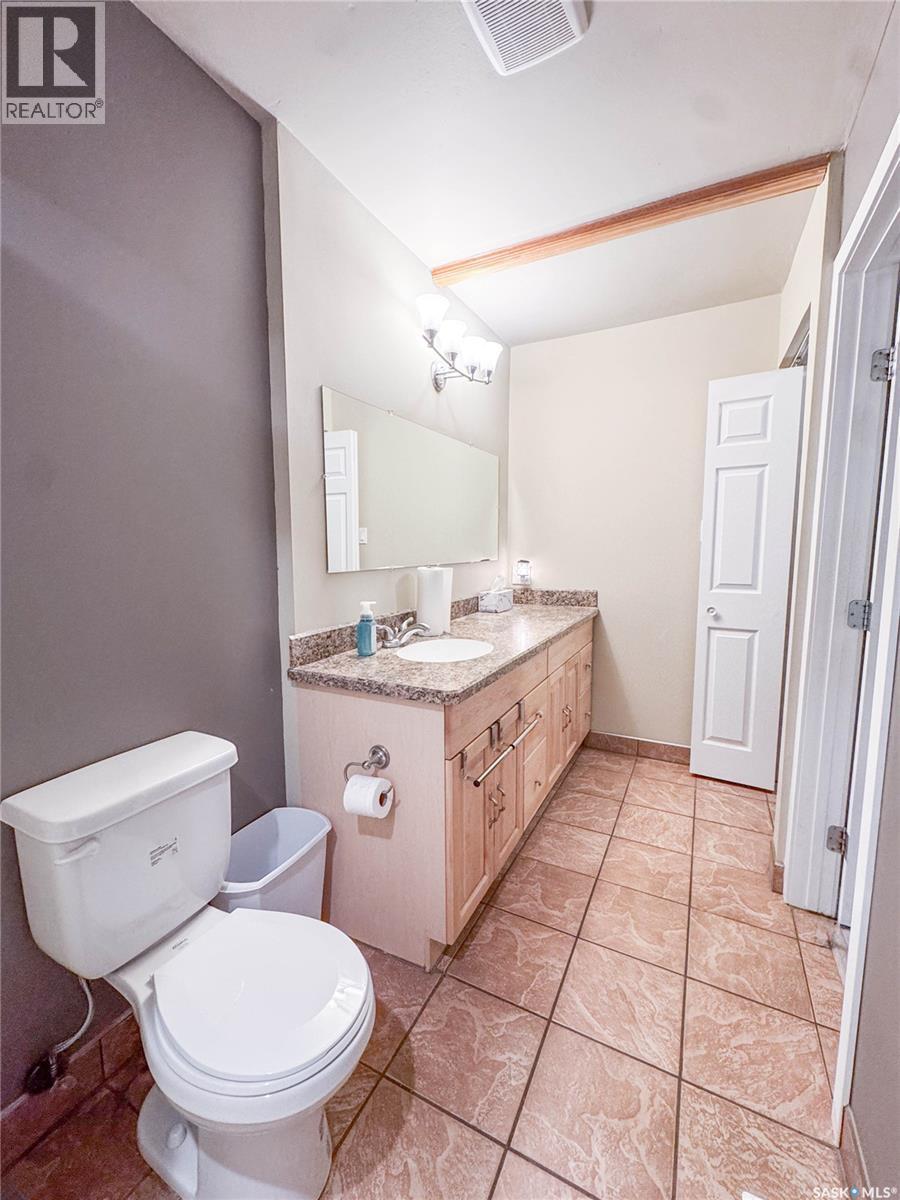 199 Macdowall Crescent, Prince Albert, SK - Indoor Photo Showing Bathroom
