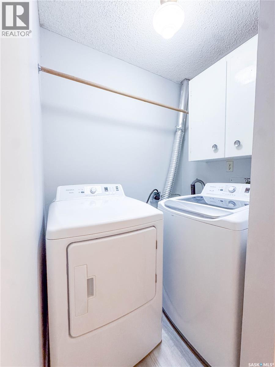 199 Macdowall Crescent, Prince Albert, SK - Indoor Photo Showing Laundry Room