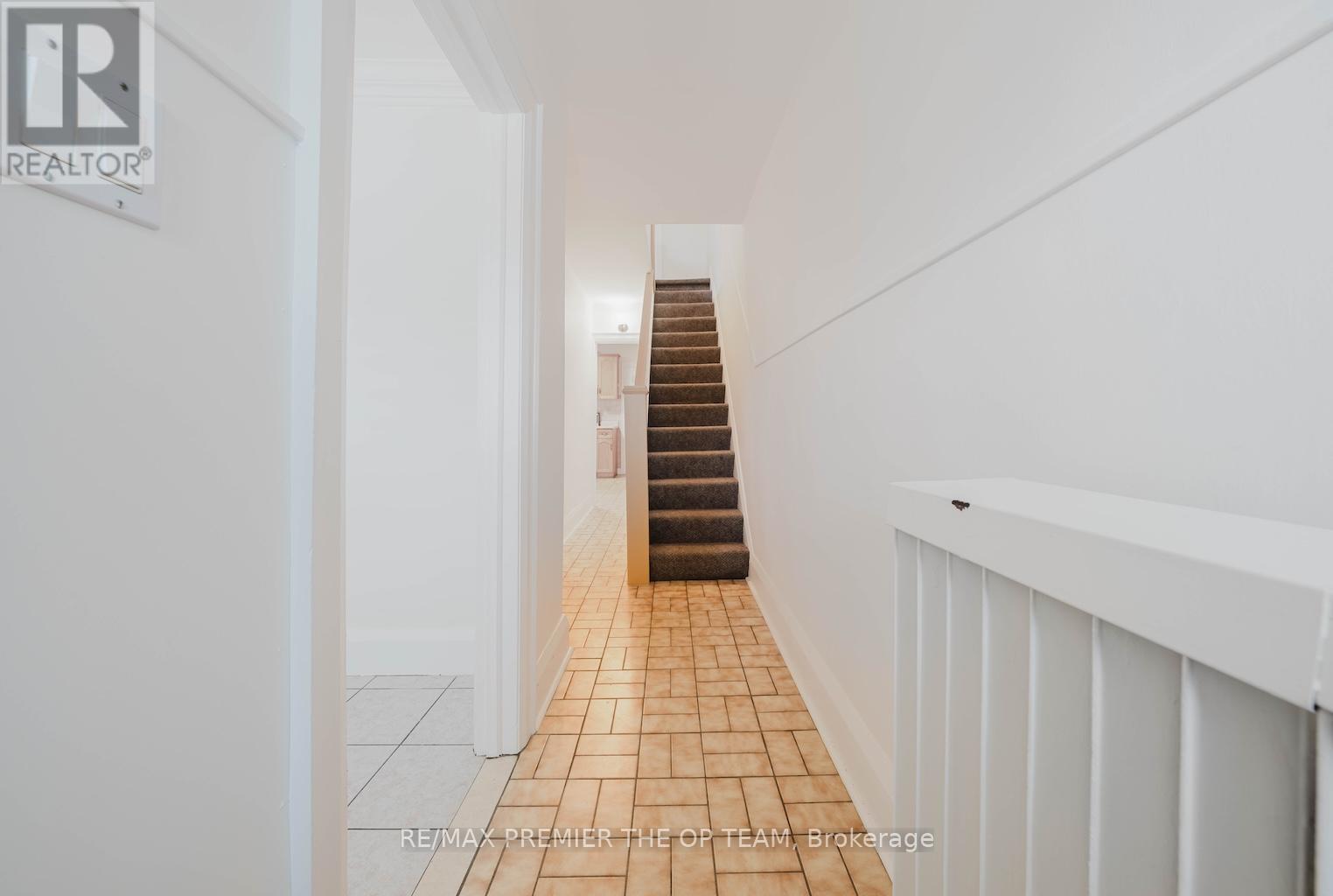 18 Greyton Crescent, Toronto, ON - Indoor Photo Showing Other Room