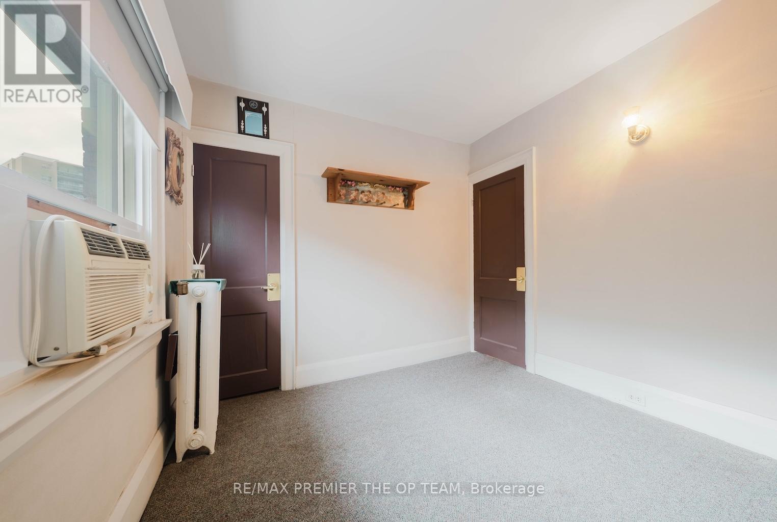 18 Greyton Crescent, Toronto, ON - Indoor Photo Showing Other Room