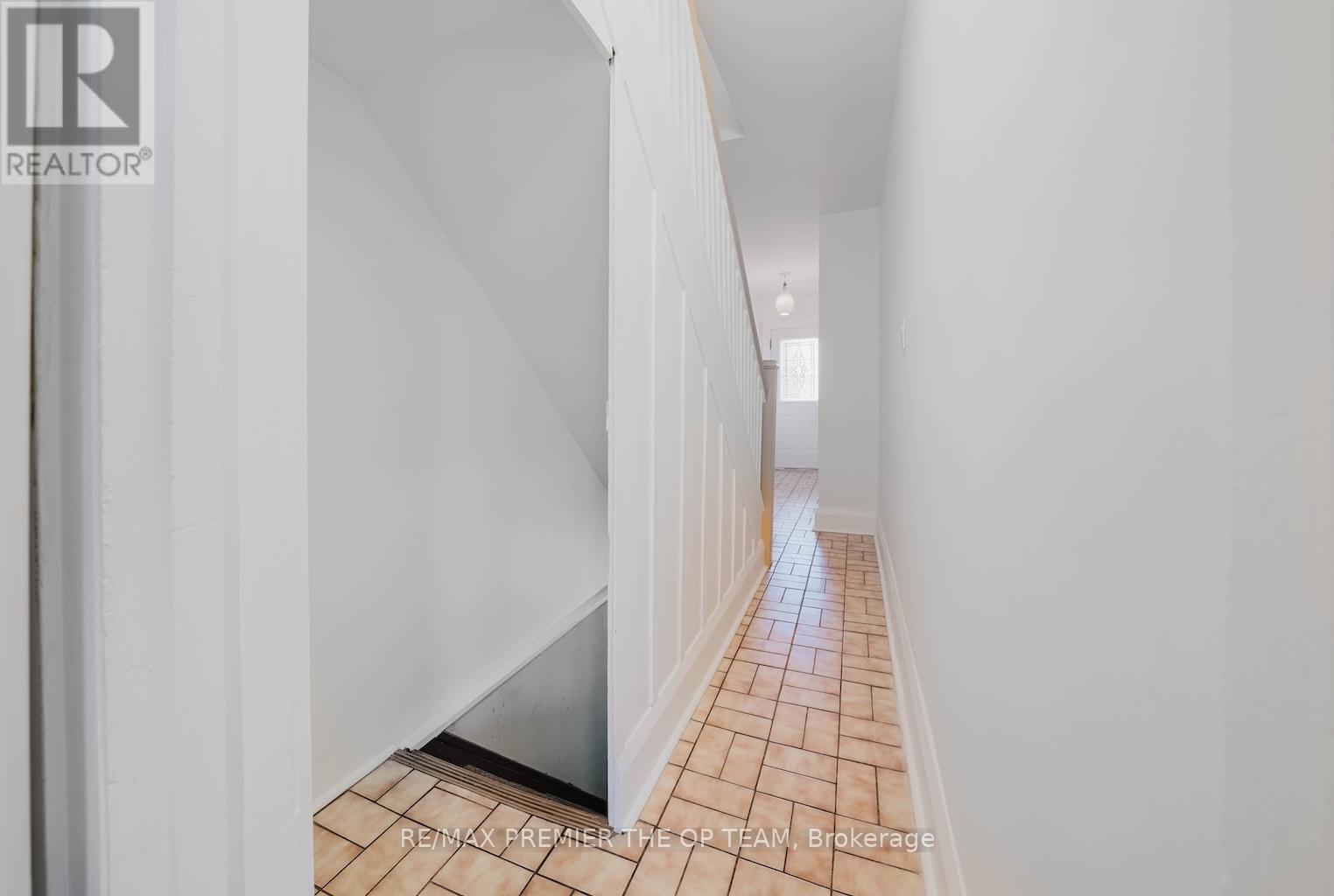 18 Greyton Crescent, Toronto, ON - Indoor Photo Showing Other Room