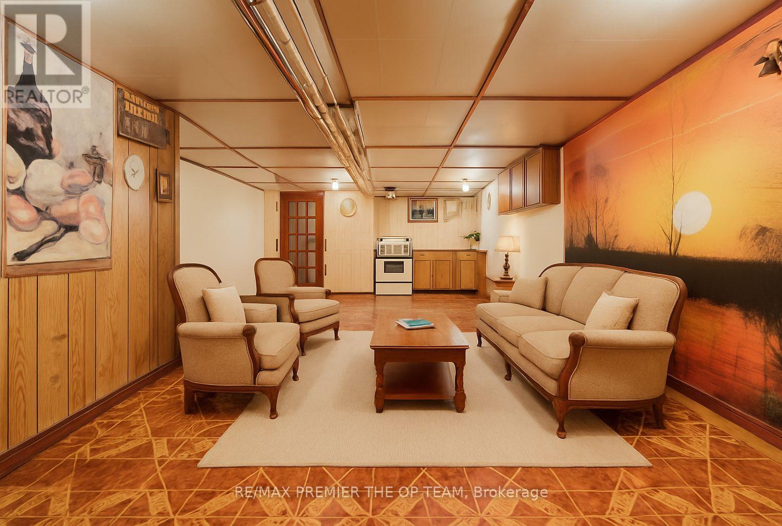 18 Greyton Crescent, Toronto, ON - Indoor