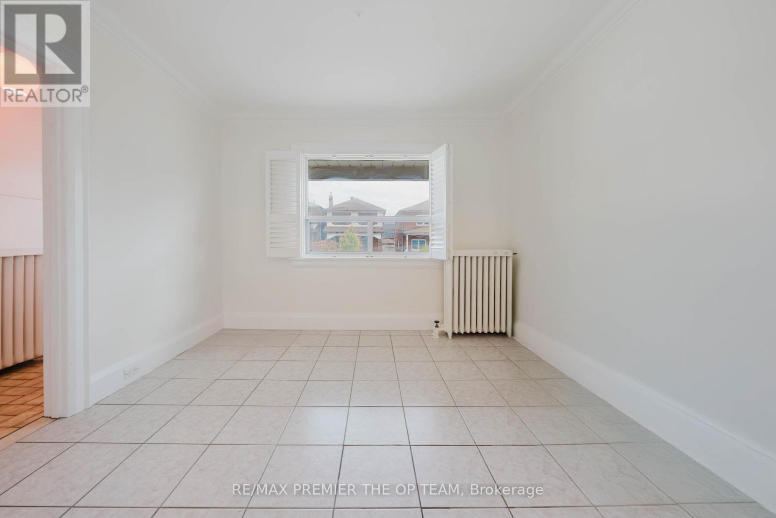 18 Greyton Crescent, Toronto, ON - Indoor Photo Showing Other Room