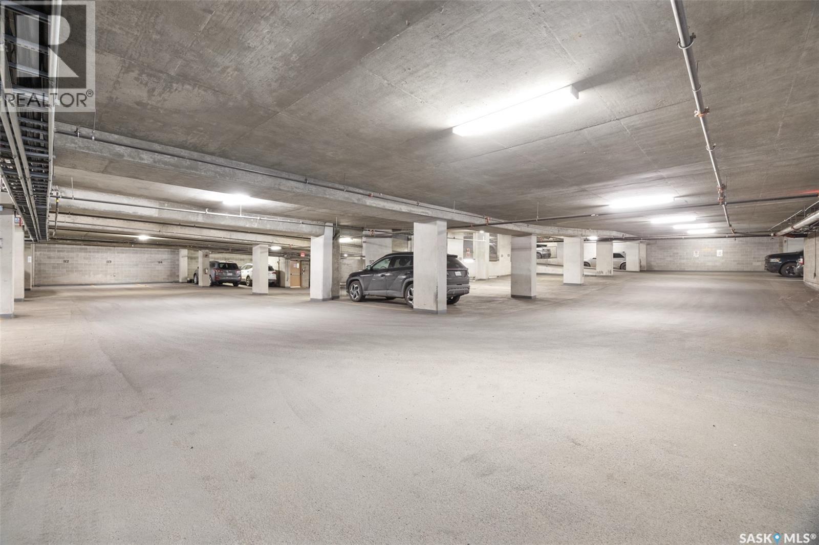 607 2055 Rose Street, Regina, SK - Indoor Photo Showing Garage