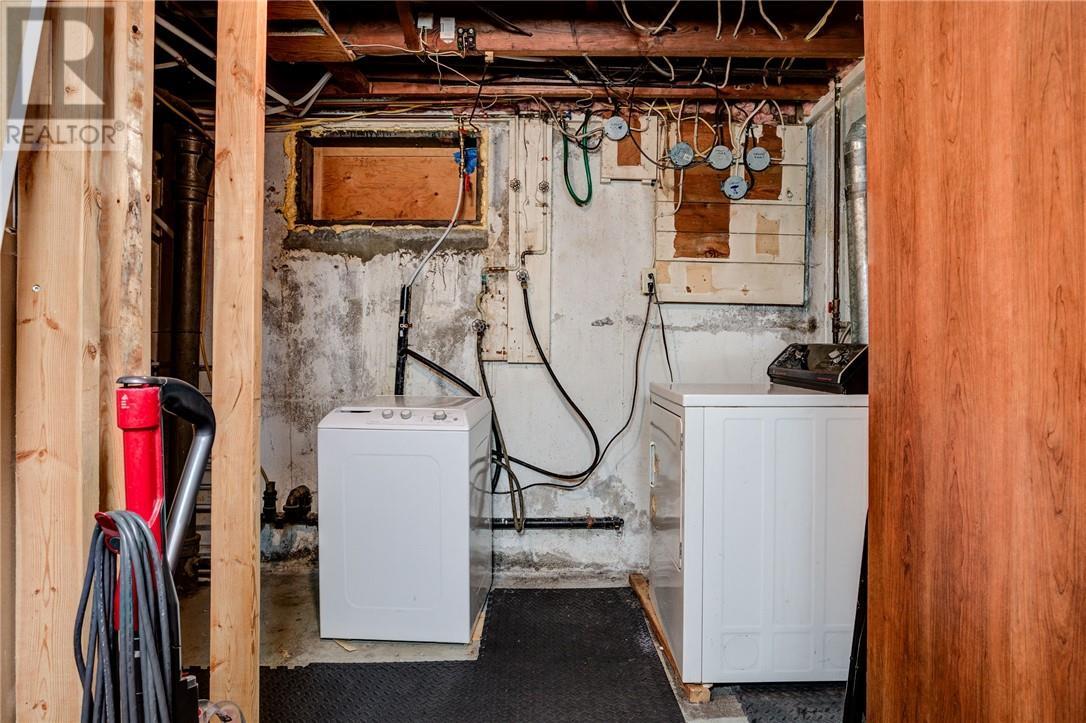 85 Elm Crescent, Levack, ON - Indoor Photo Showing Laundry Room