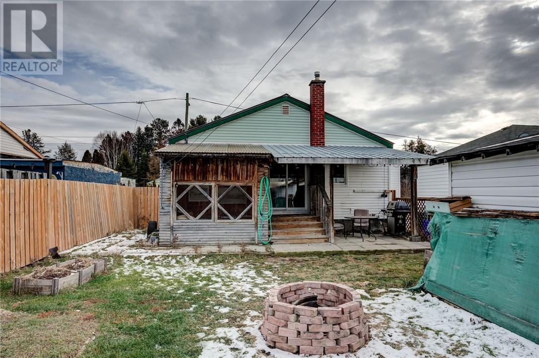 85 Elm Crescent, Levack, ON - Outdoor