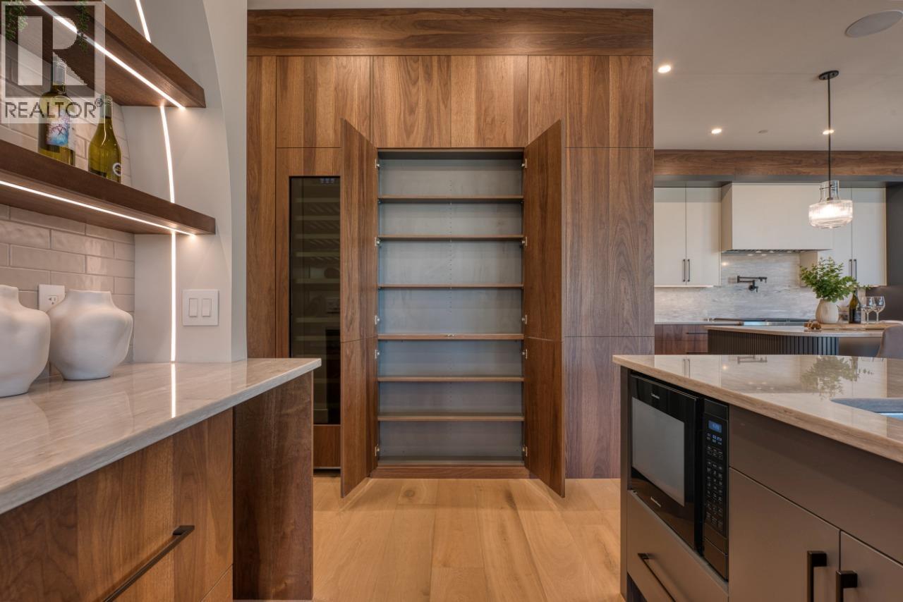 188 Wildsong Crescent, Vernon, BC - Indoor Photo Showing Kitchen