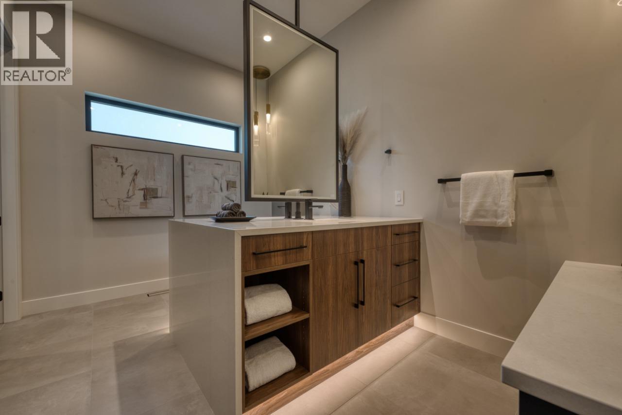 188 Wildsong Crescent, Vernon, BC - Indoor Photo Showing Bathroom