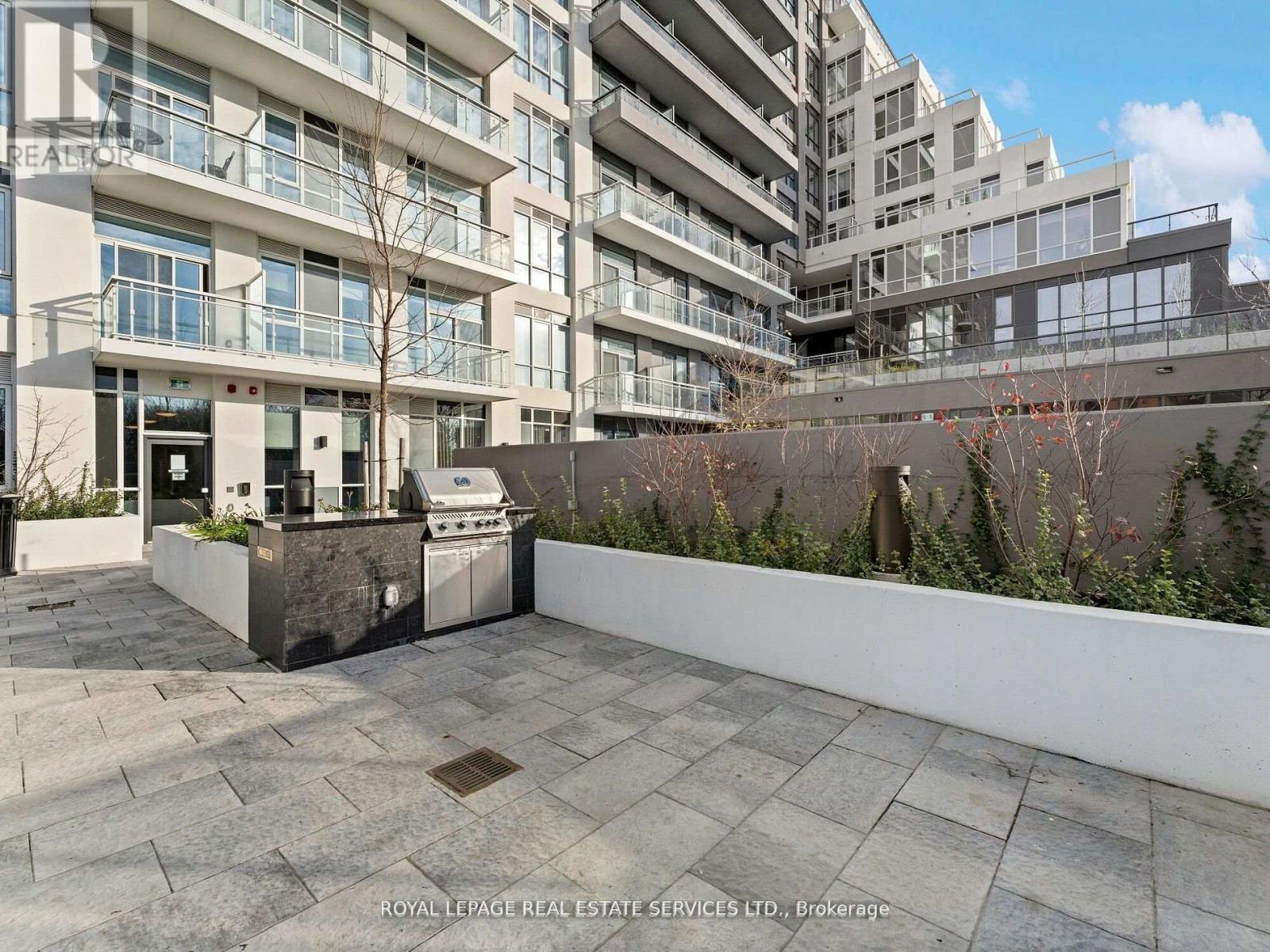 215 - 286 Main Street, Toronto, ON - Outdoor