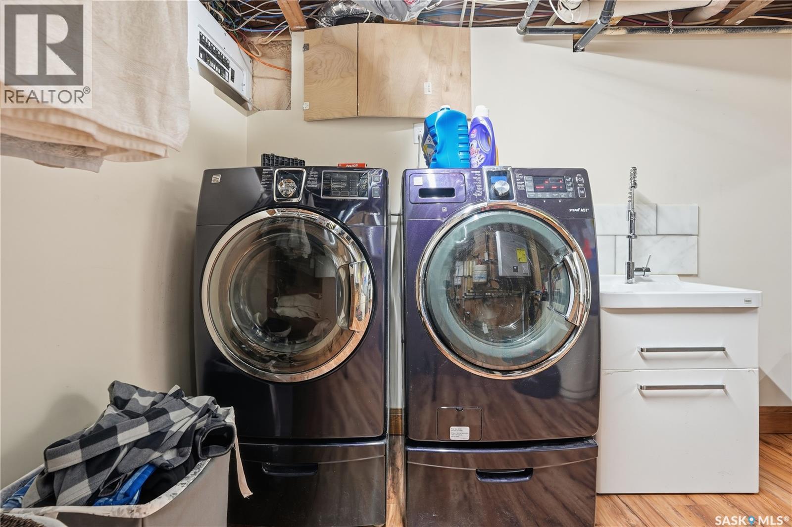 249 Pasqua Street N, Regina, SK - Indoor Photo Showing Laundry Room