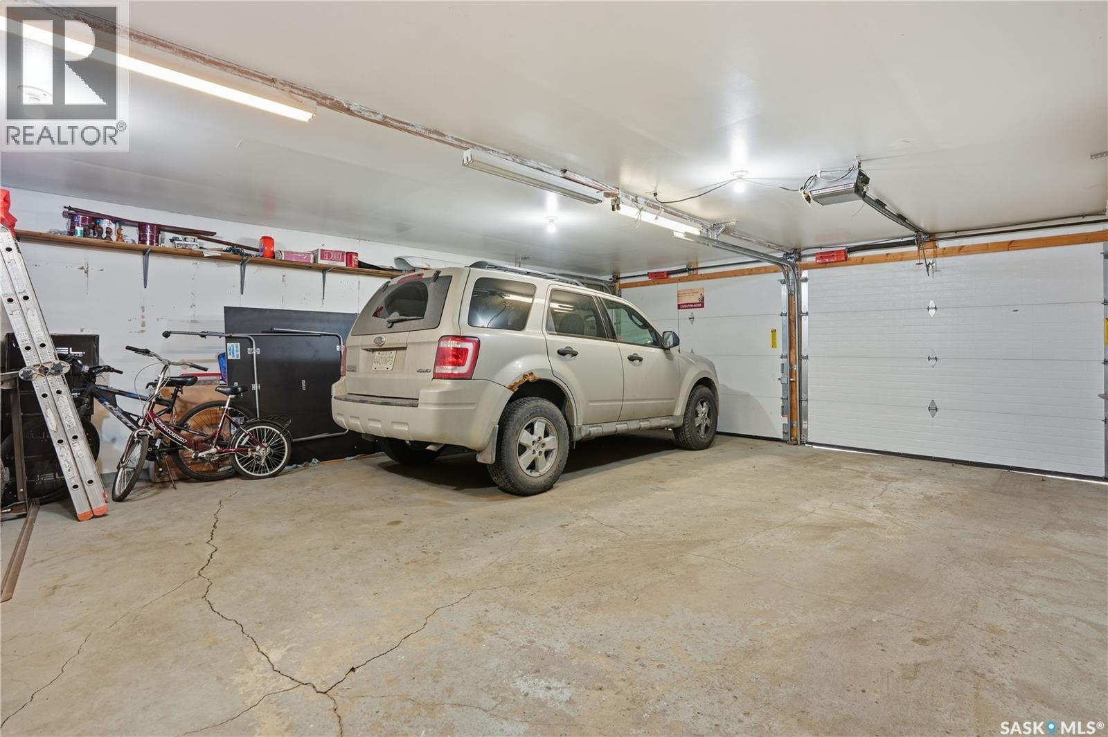 249 Pasqua Street N, Regina, SK - Indoor Photo Showing Garage