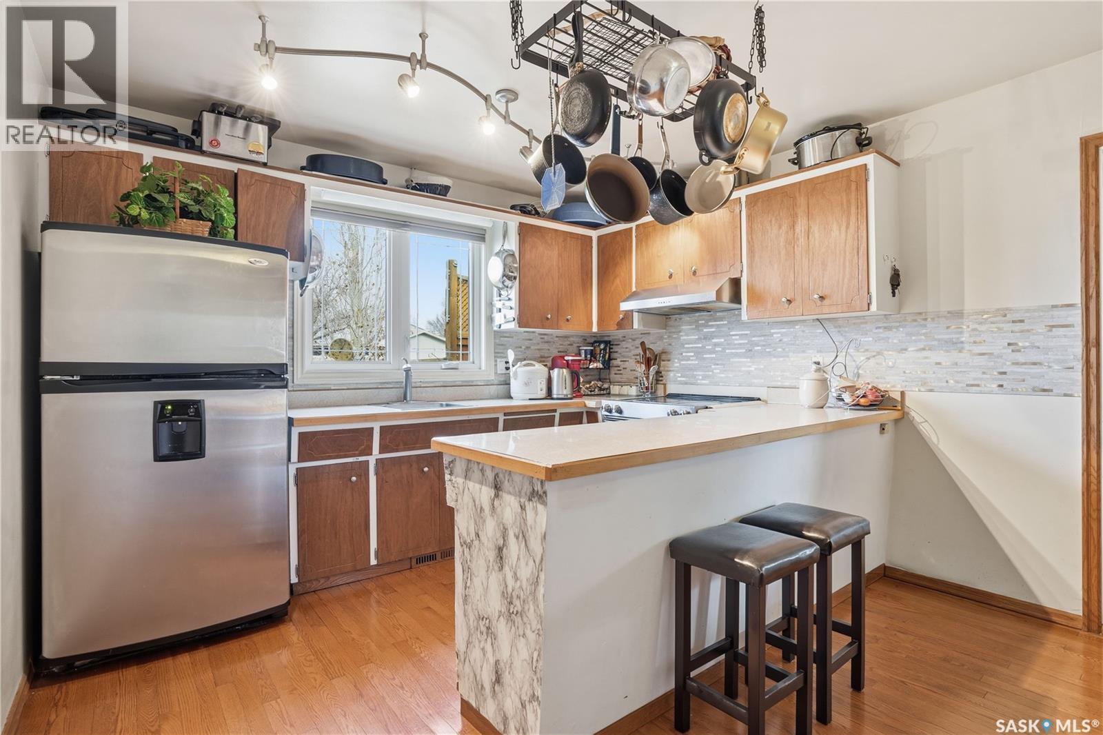 249 Pasqua Street N, Regina, SK - Indoor Photo Showing Kitchen