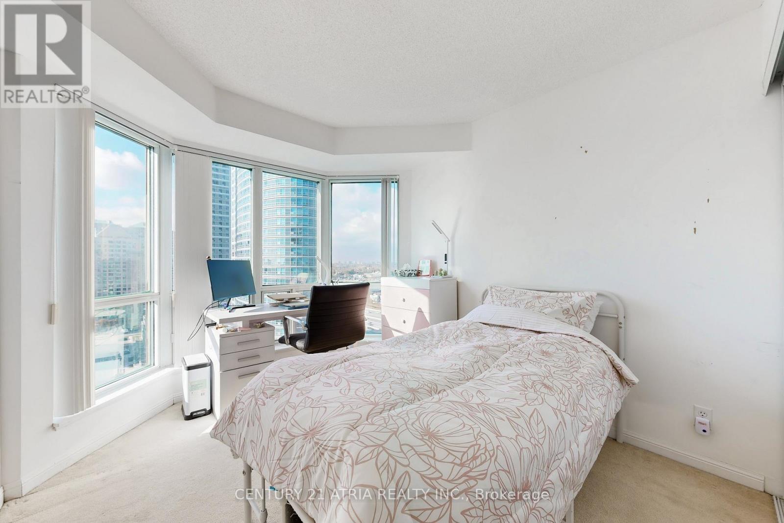 #2002 - 11 Lee Centre Drive, Toronto, ON - Indoor Photo Showing Bedroom