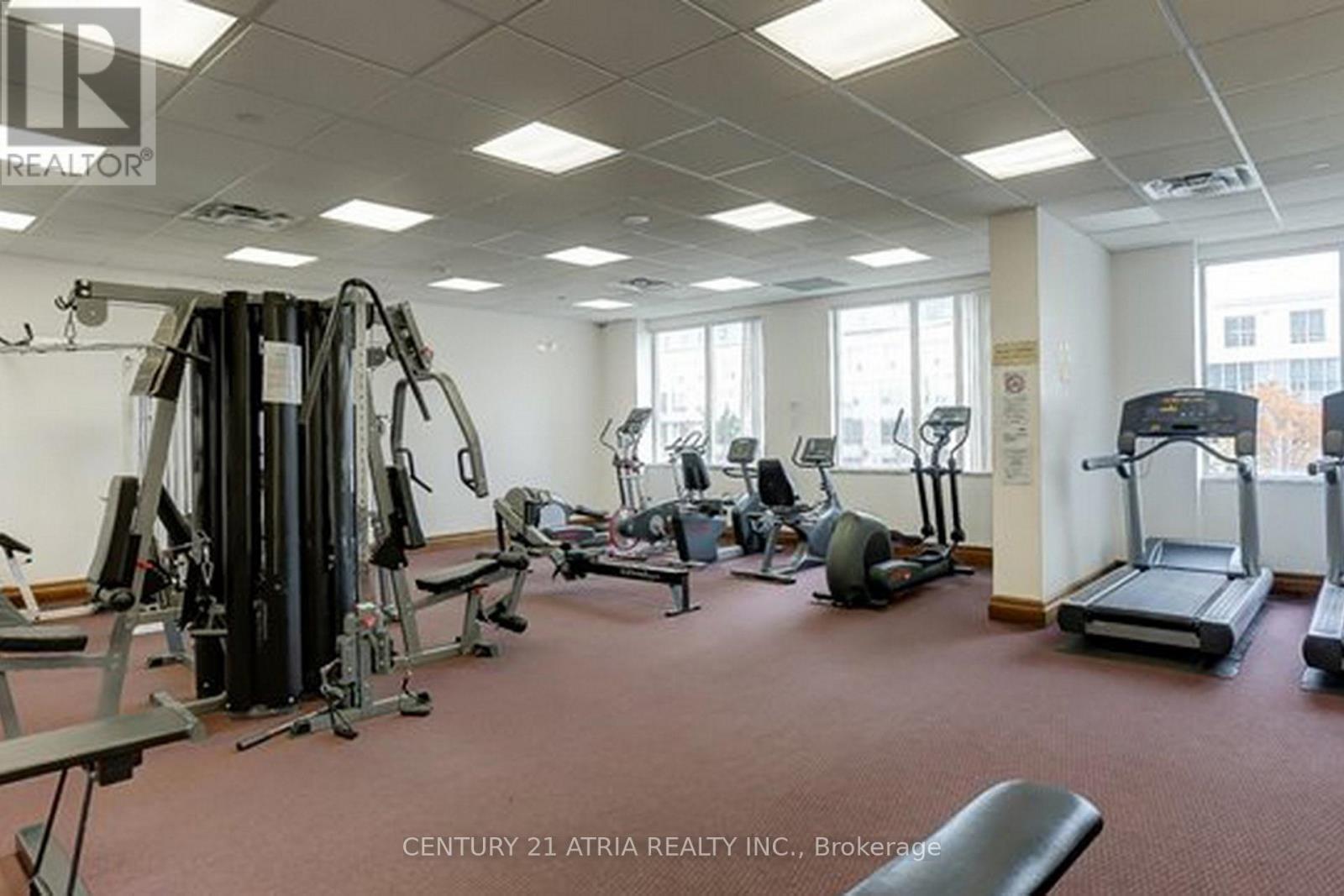 #2002 - 11 Lee Centre Drive, Toronto, ON - Indoor Photo Showing Gym Room