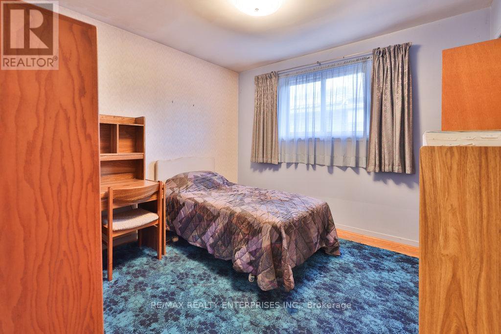 2288 Hensall Street, Mississauga, ON - Indoor Photo Showing Bedroom