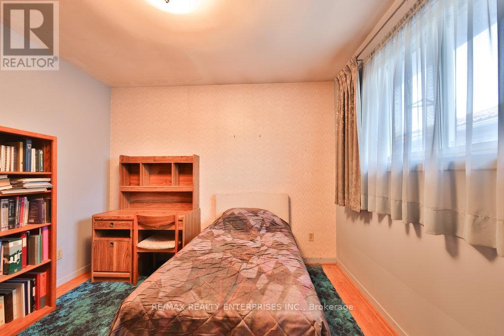 2288 Hensall Street, Mississauga, ON - Indoor Photo Showing Bedroom