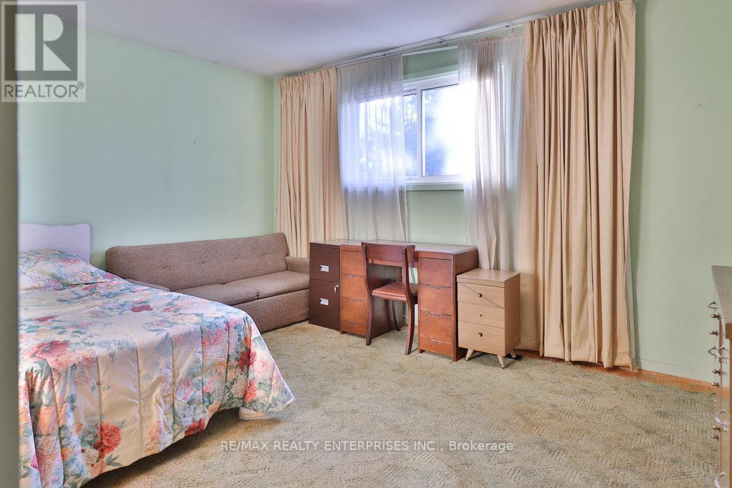 2288 Hensall Street, Mississauga, ON - Indoor Photo Showing Bedroom