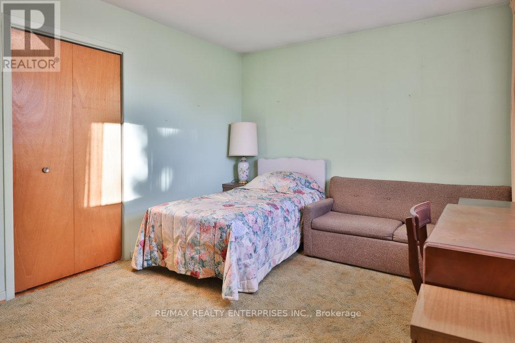 2288 Hensall Street, Mississauga, ON - Indoor Photo Showing Bedroom