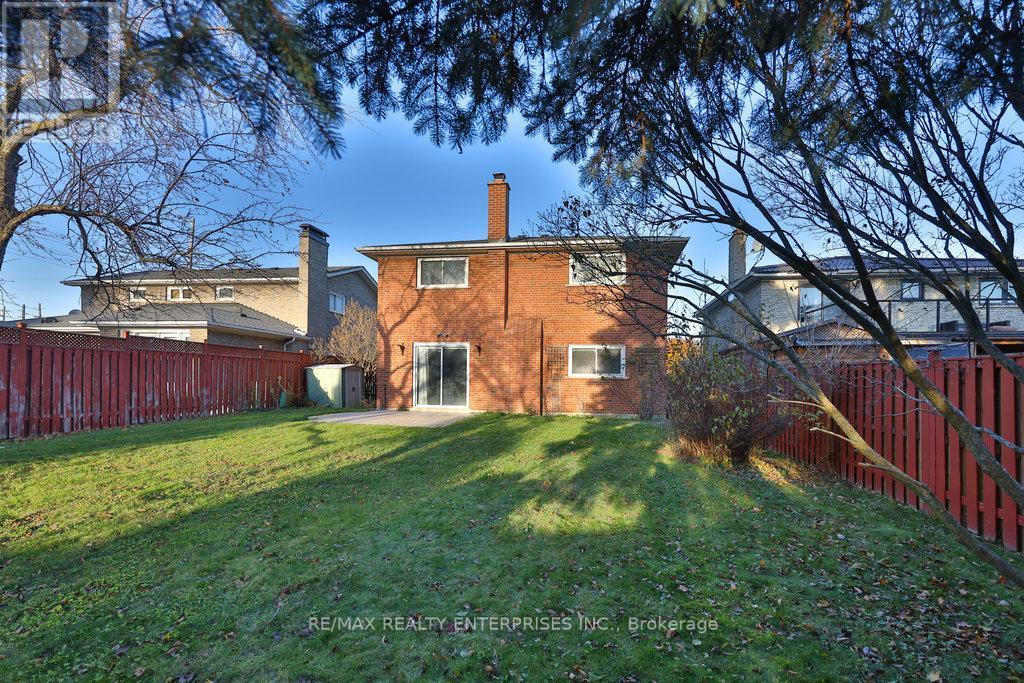 2288 Hensall Street, Mississauga, ON - Outdoor